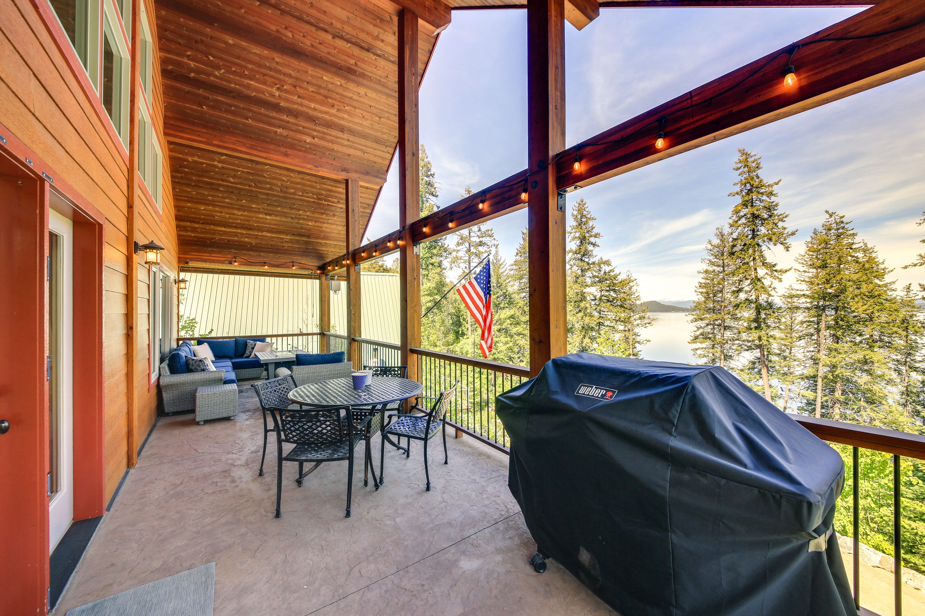 Furnished Deck | Gas Grill