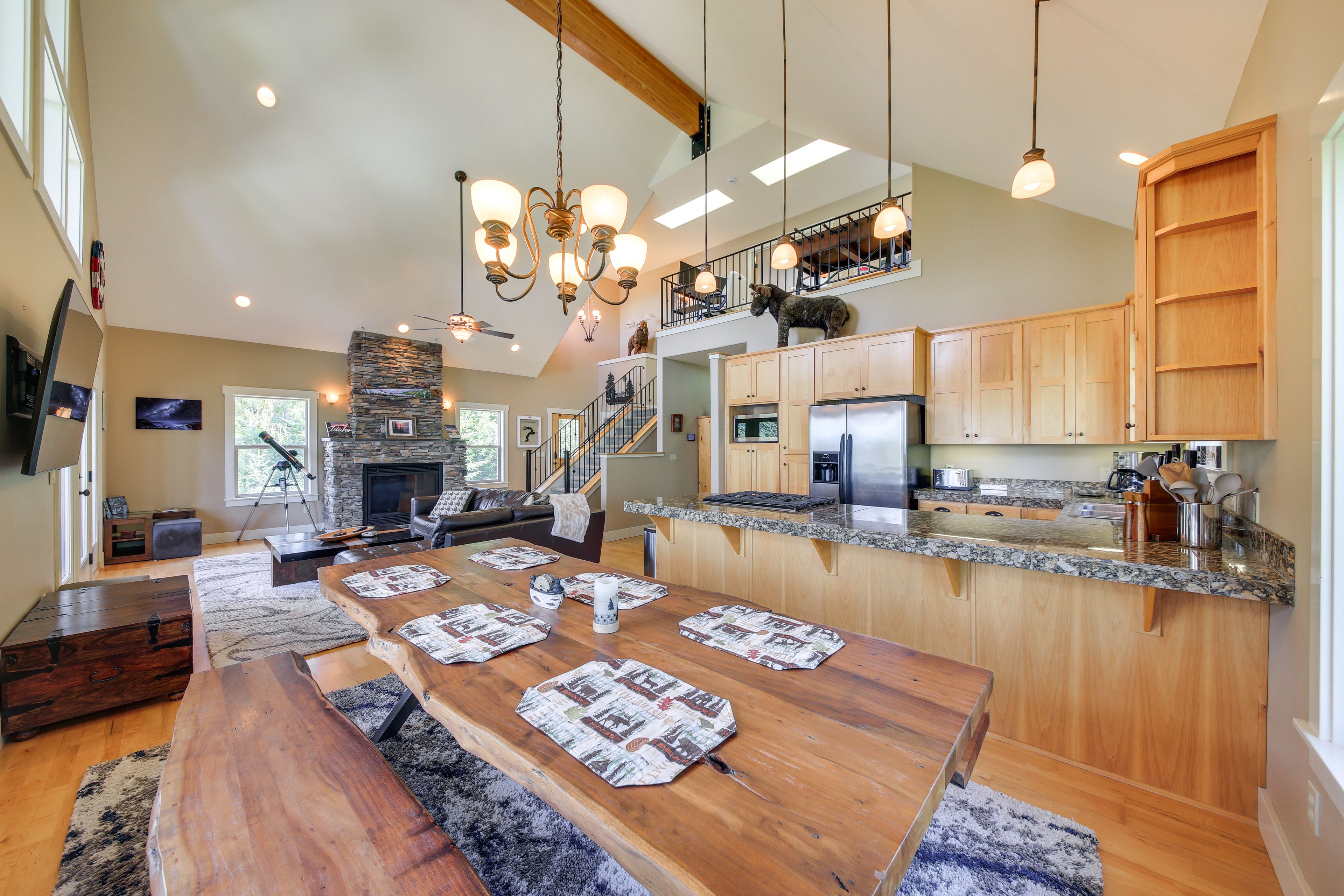 Dining Area | 1st Floor