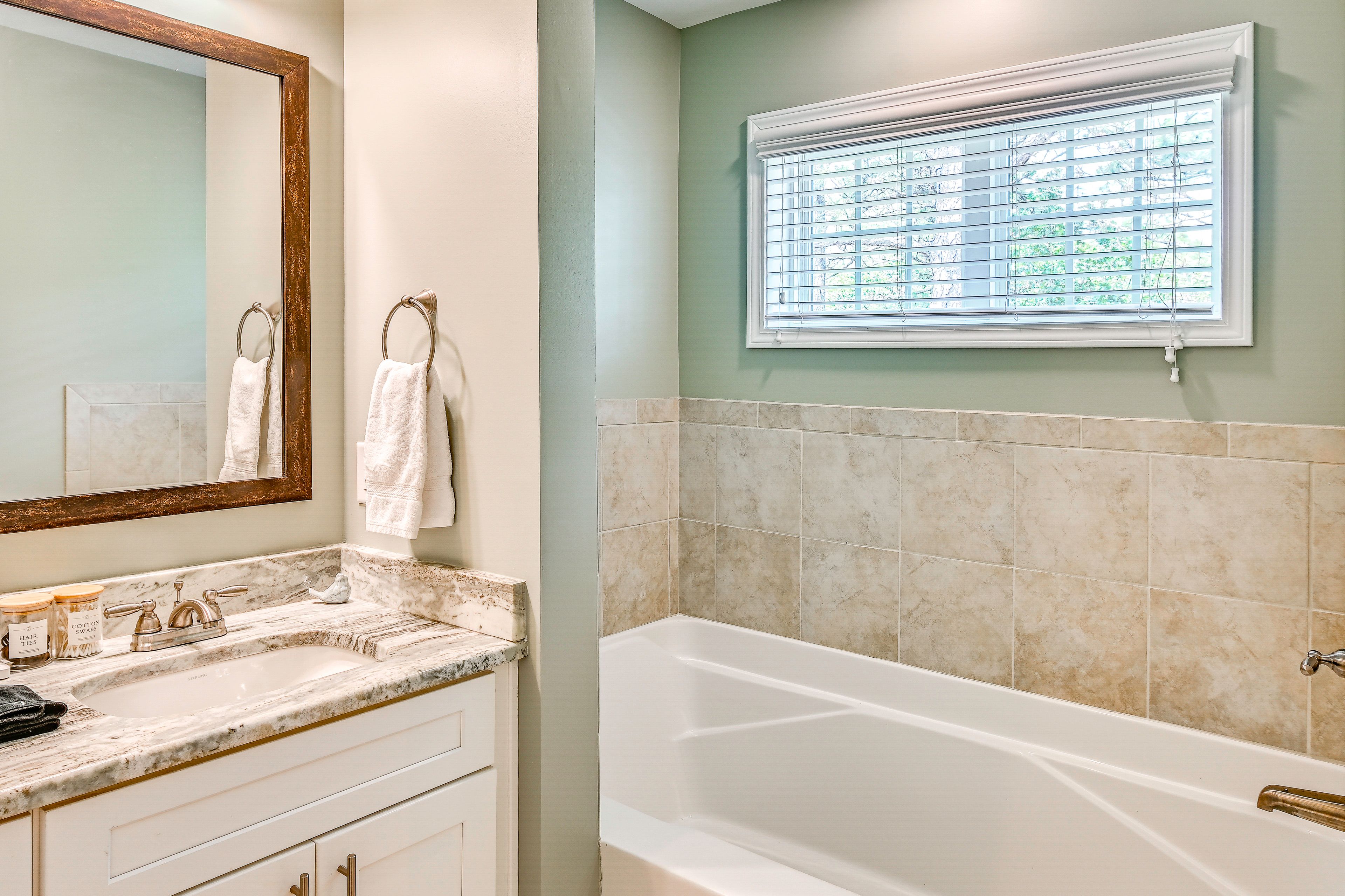 Full Bathroom | 2nd Floor