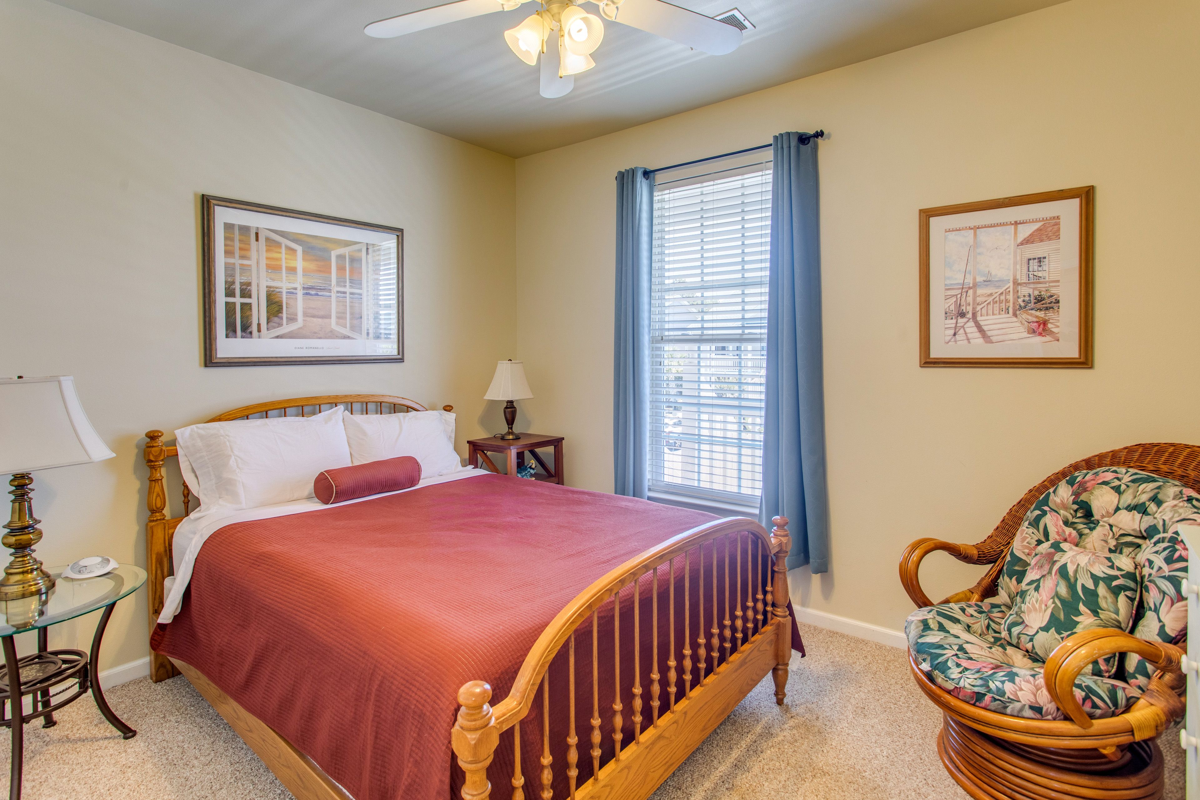 Bedroom 2 | Queen Bed | Smart TV