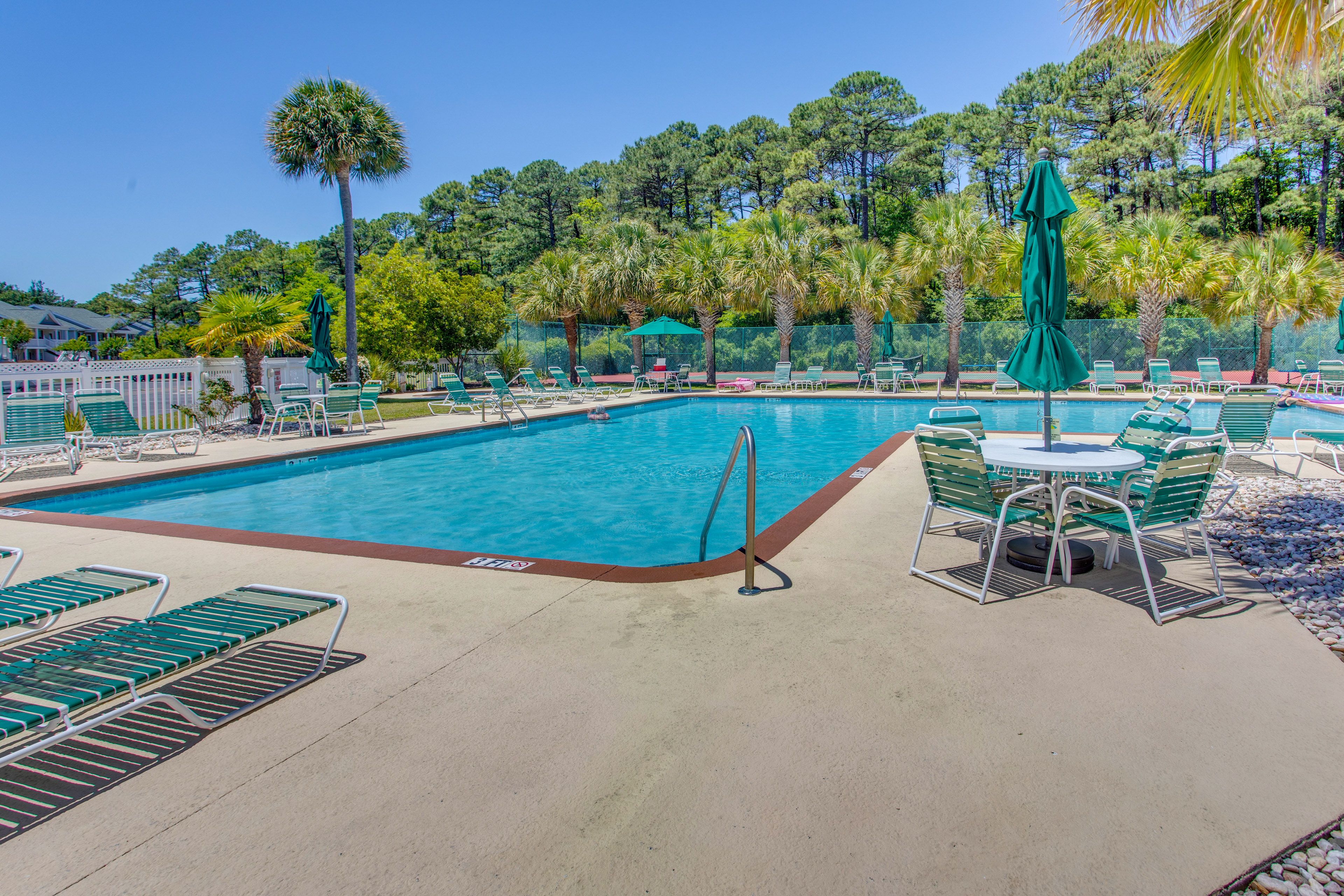 Community Pools | Hot Tubs | Tennis Courts