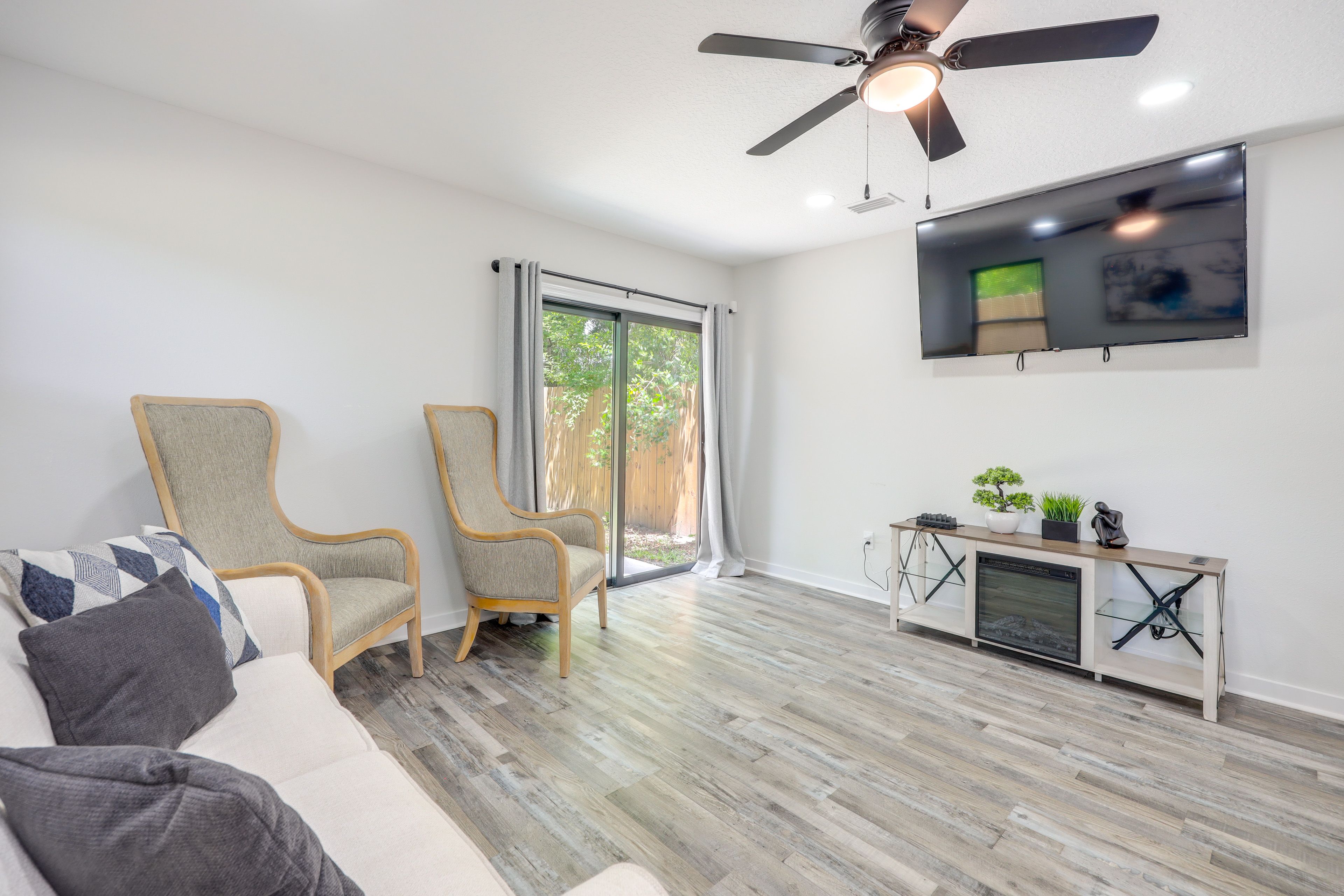Living Room | Queen Sleeper Sofa | 1st Floor