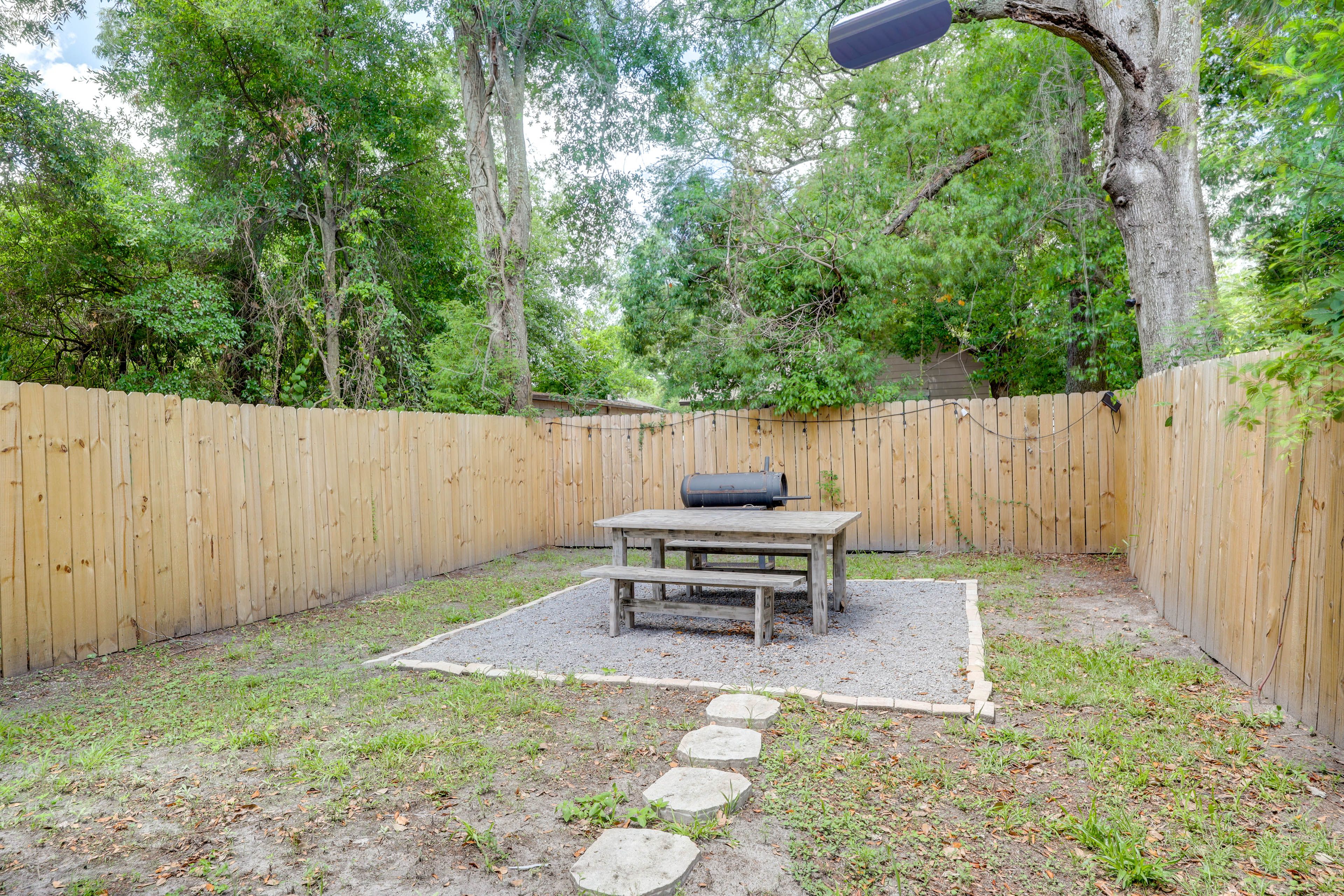 Private Yard | Grill & Dining Area