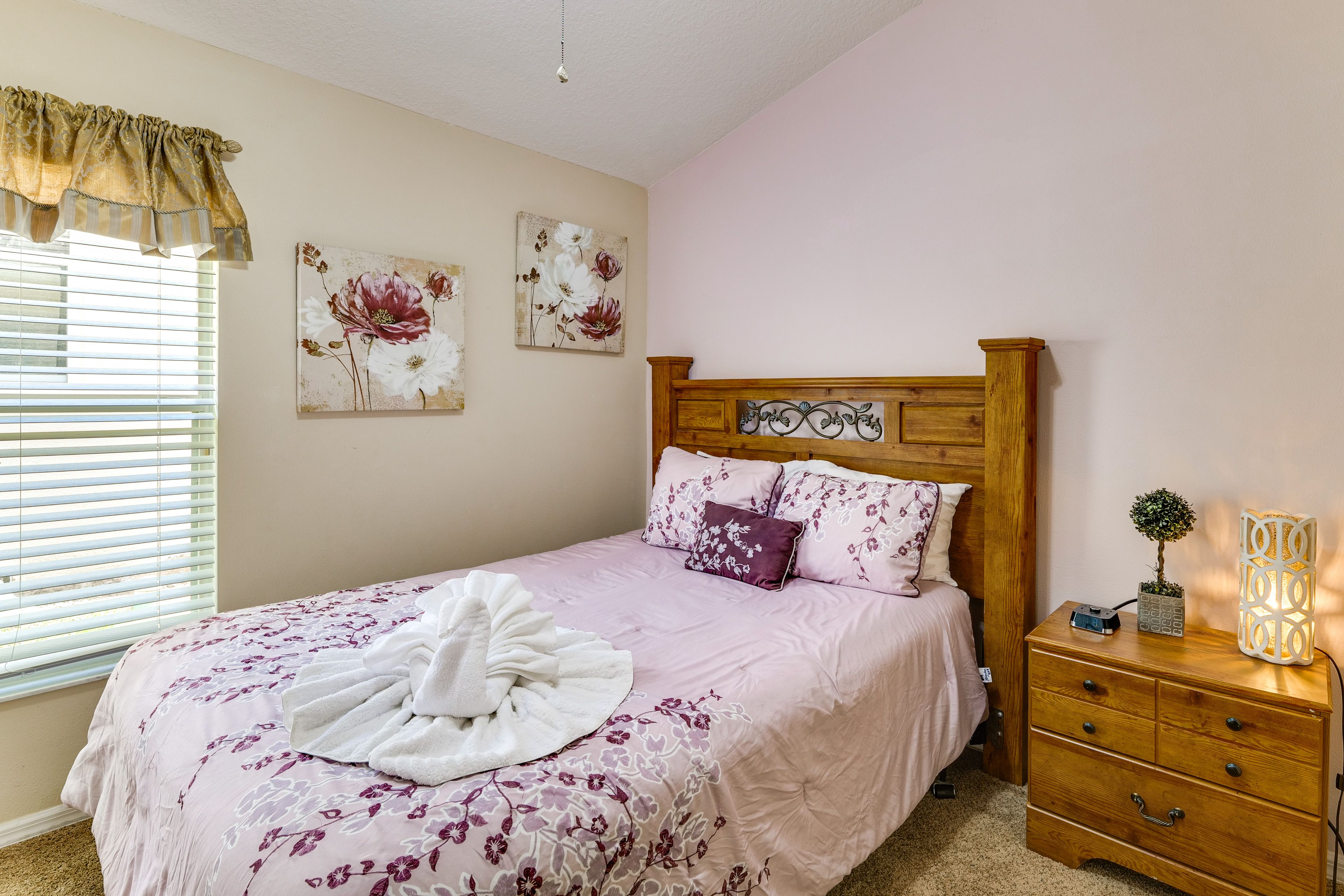 Bedroom 2 | Queen Bed
