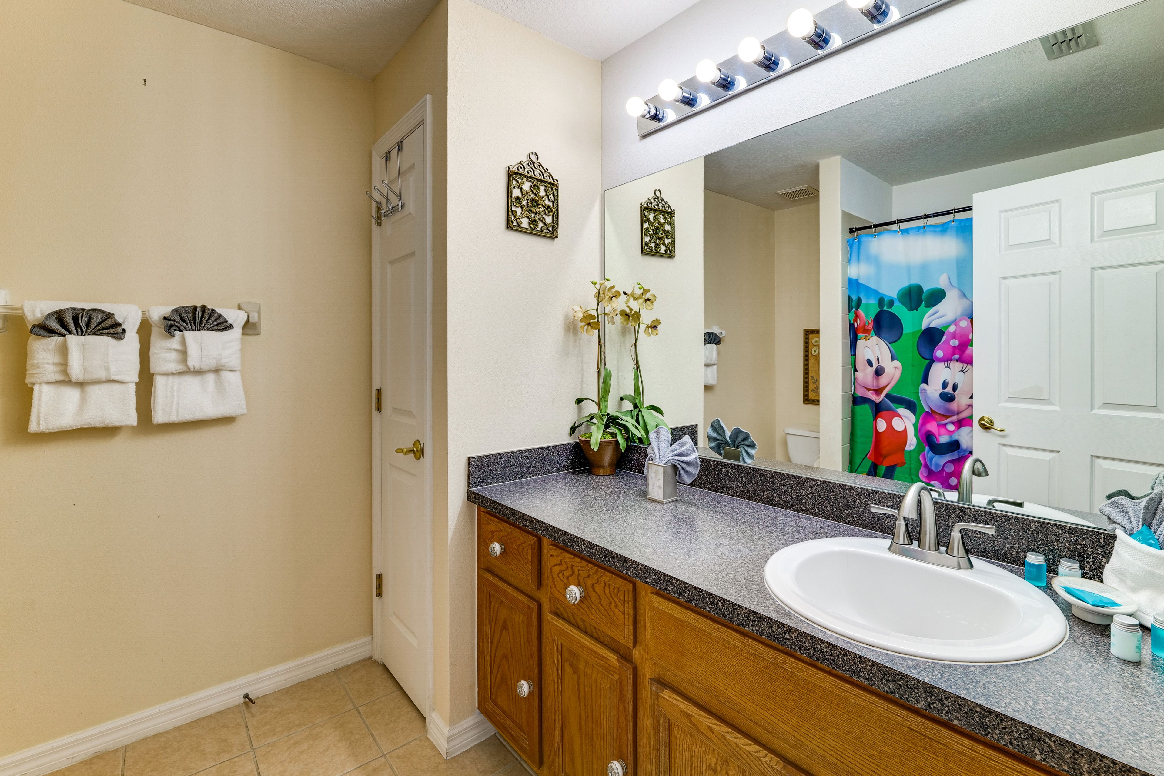 Full Bathroom