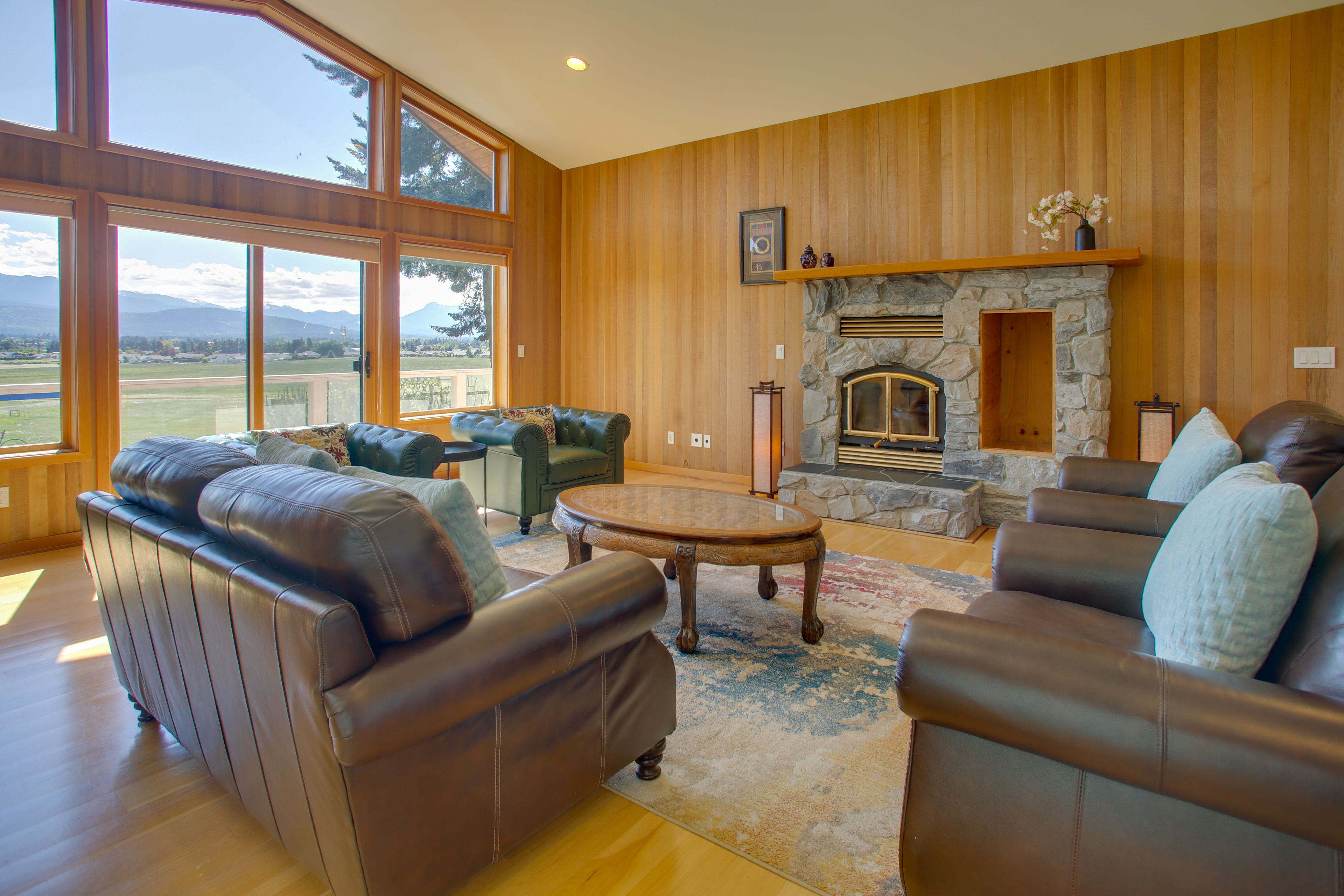 Living Room | Main Level
