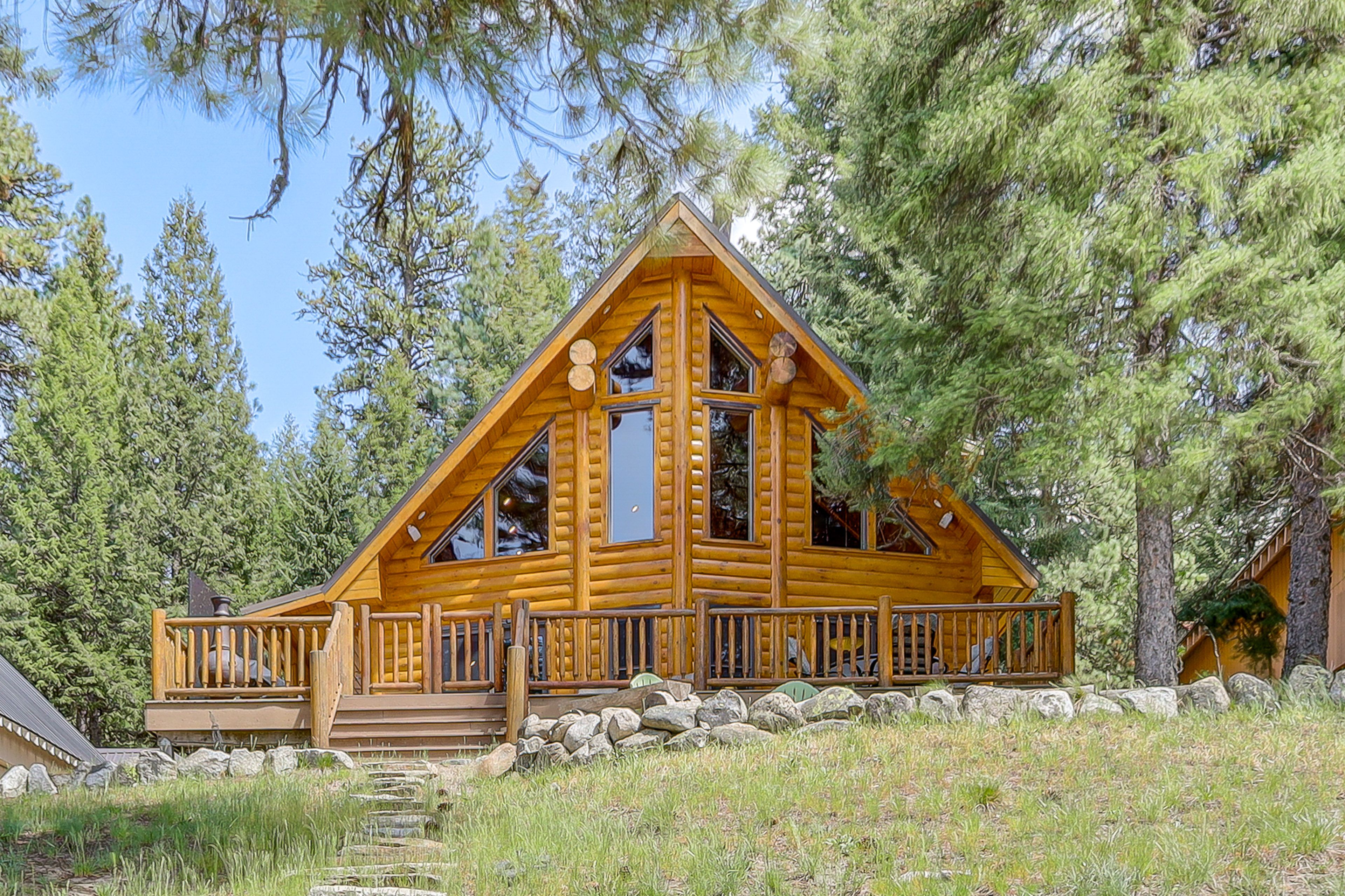 McCall Vacation Rental | 3BR | 2BA | 2,600 Sq Ft | 3 Steps for Entry