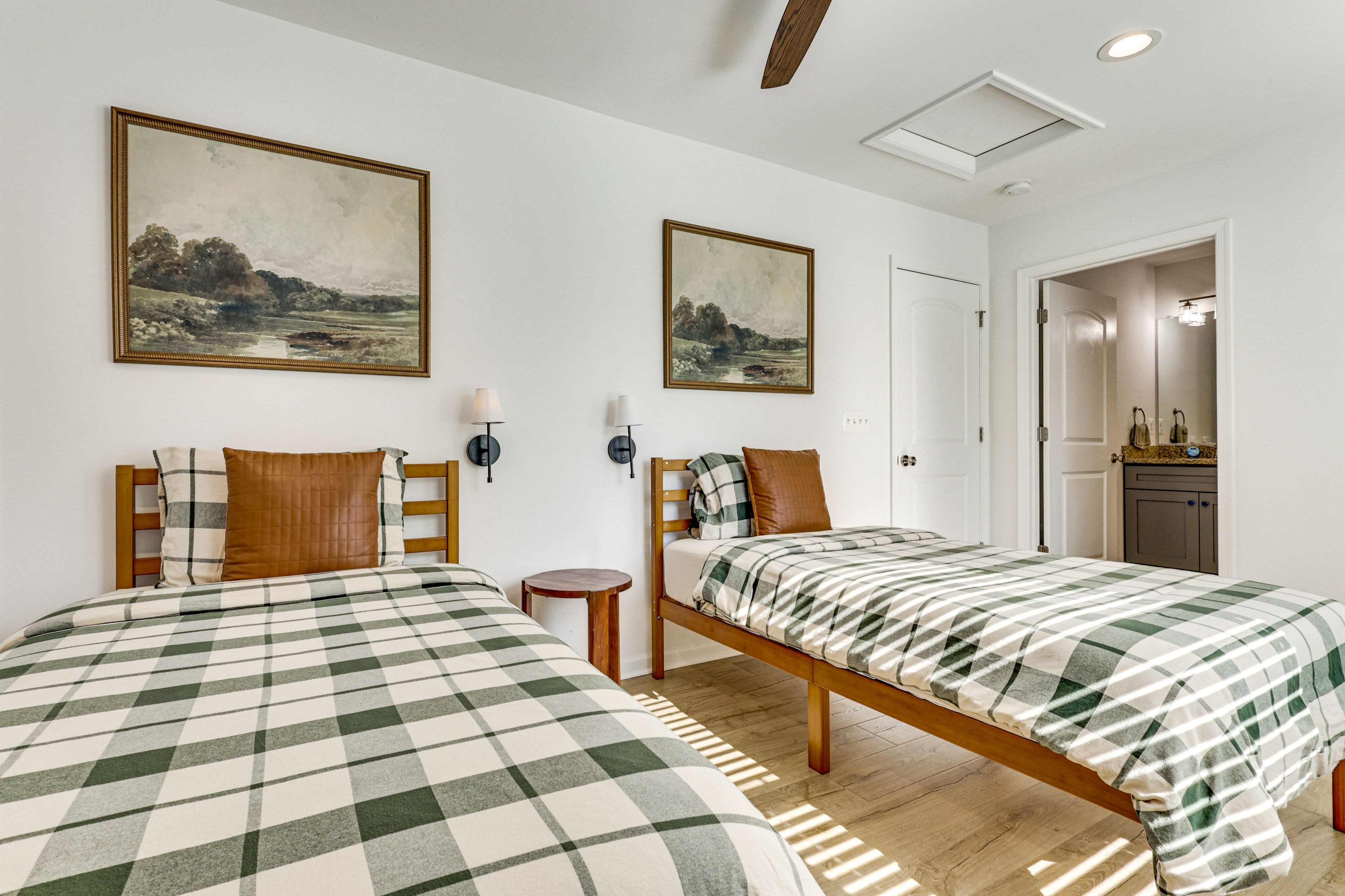 Bedroom 2 | 2 Twin Beds | Upper Level