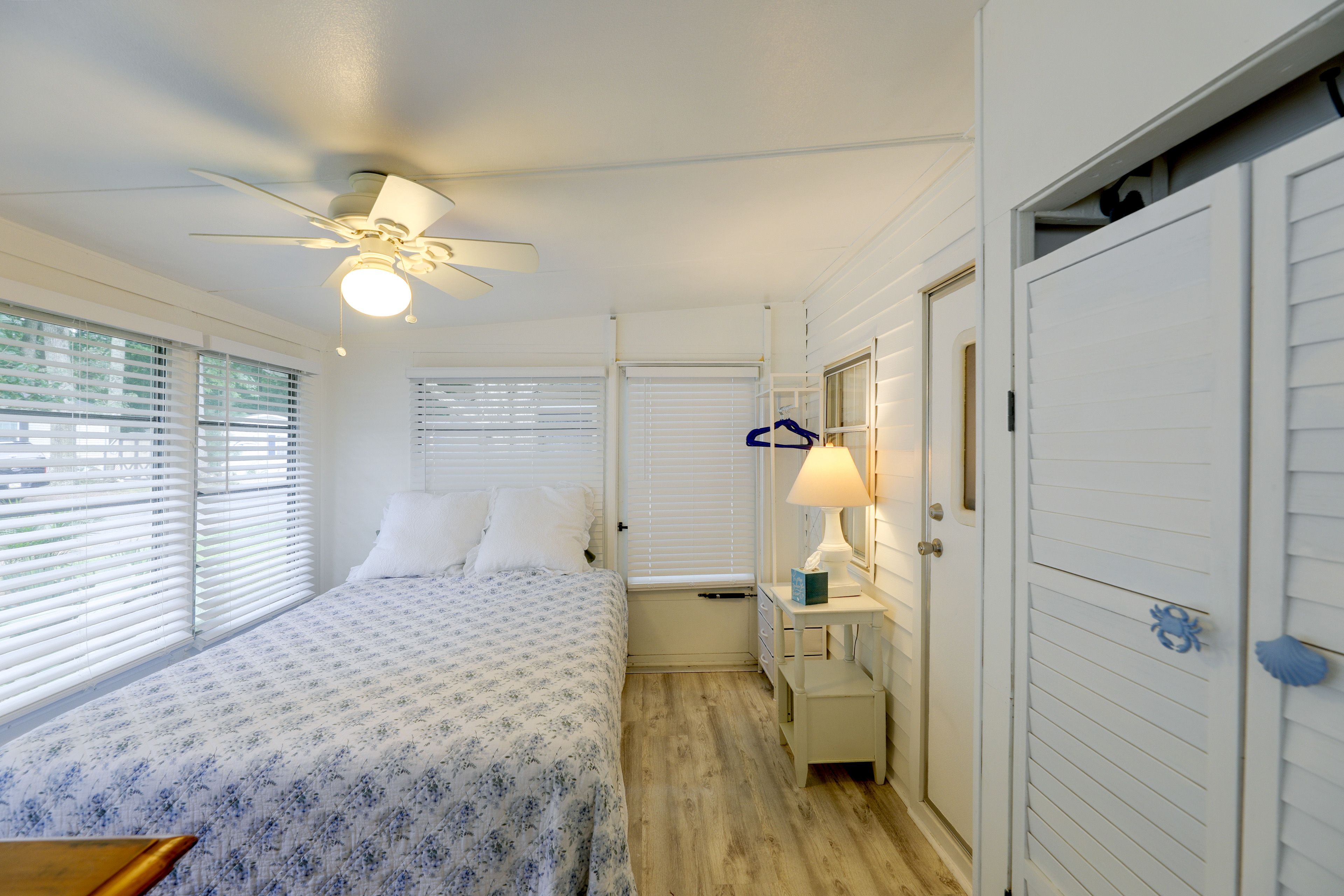 Bedroom 2 | Queen Bed