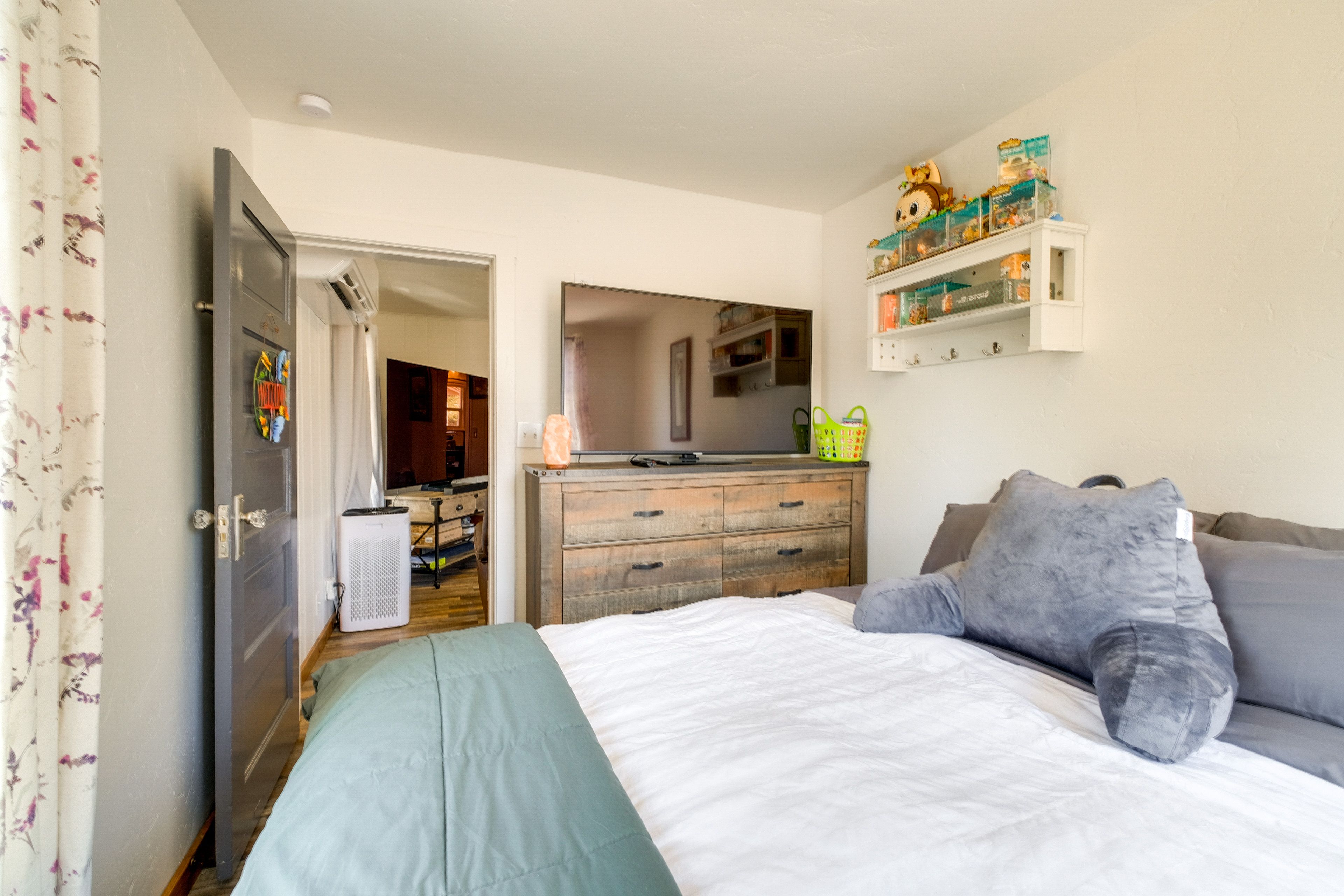Bedroom 2 | Queen Bed
