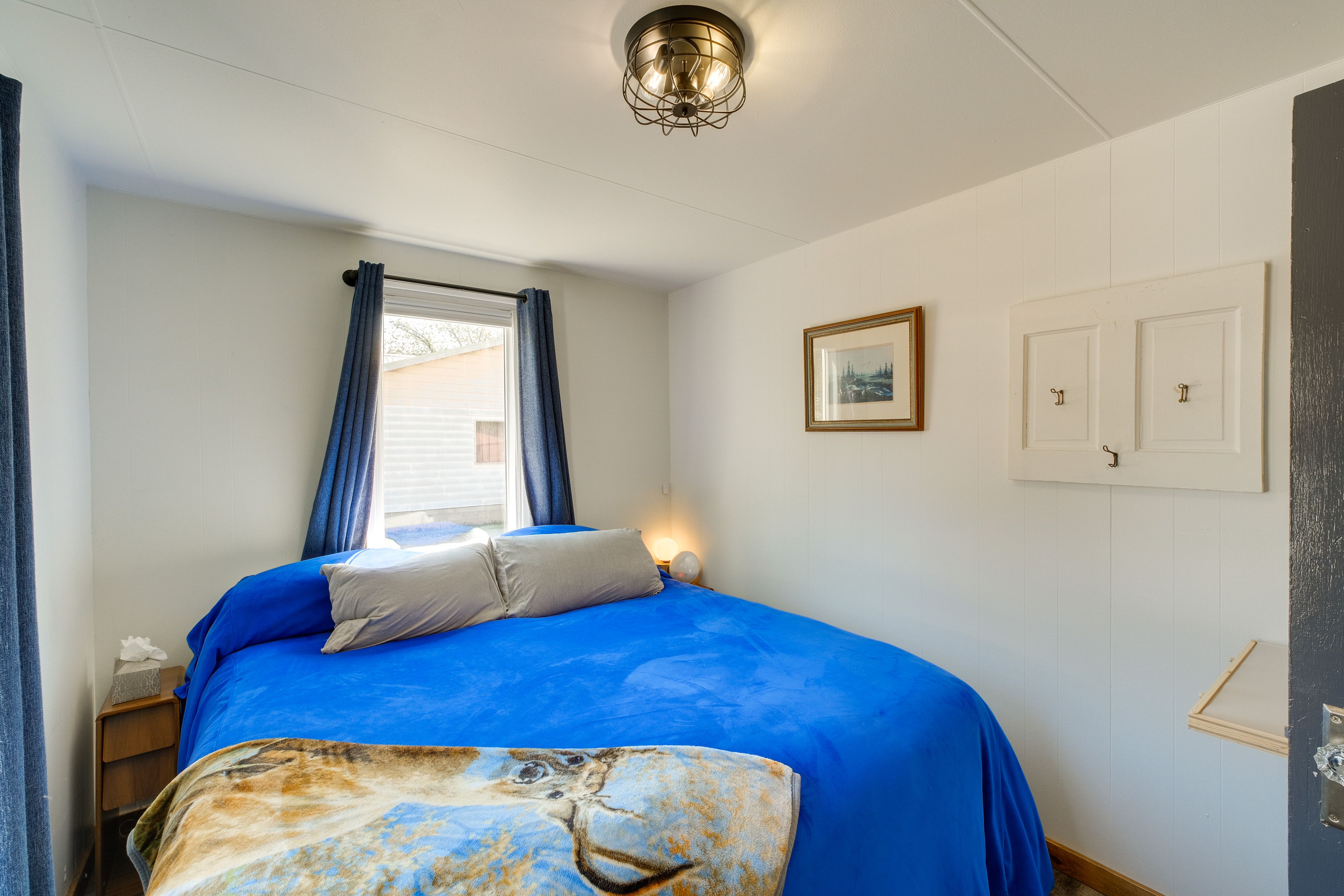 Bedroom 1 | King Bed