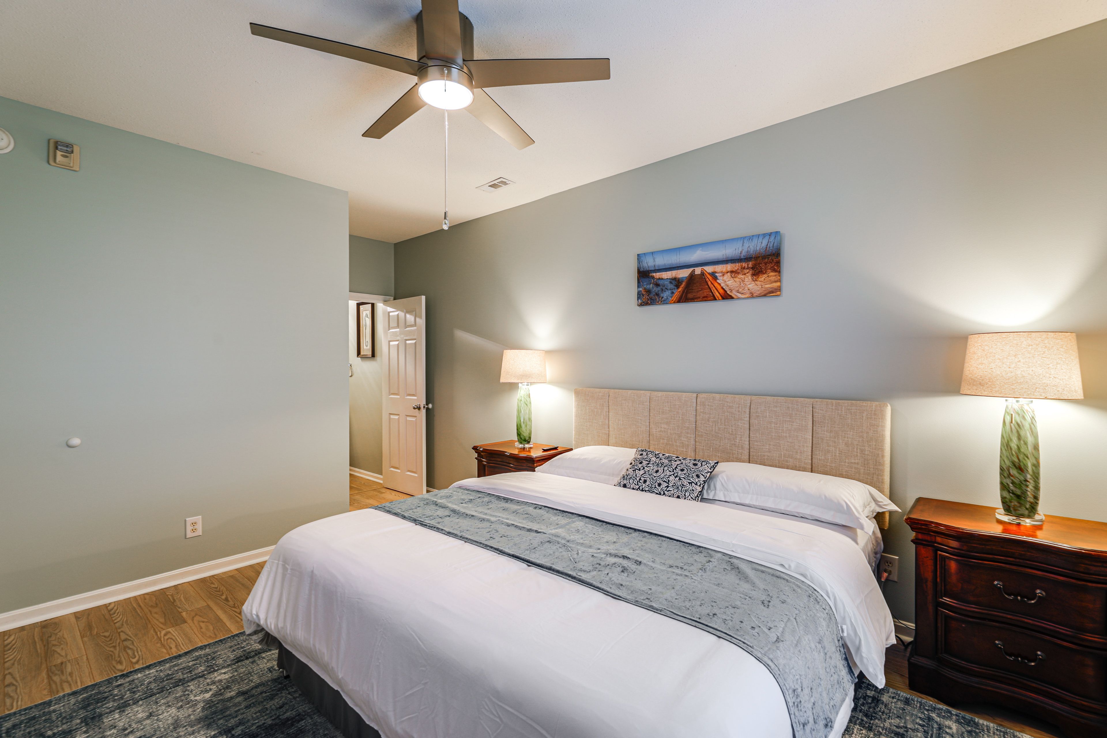 Bedroom 1 | King Bed