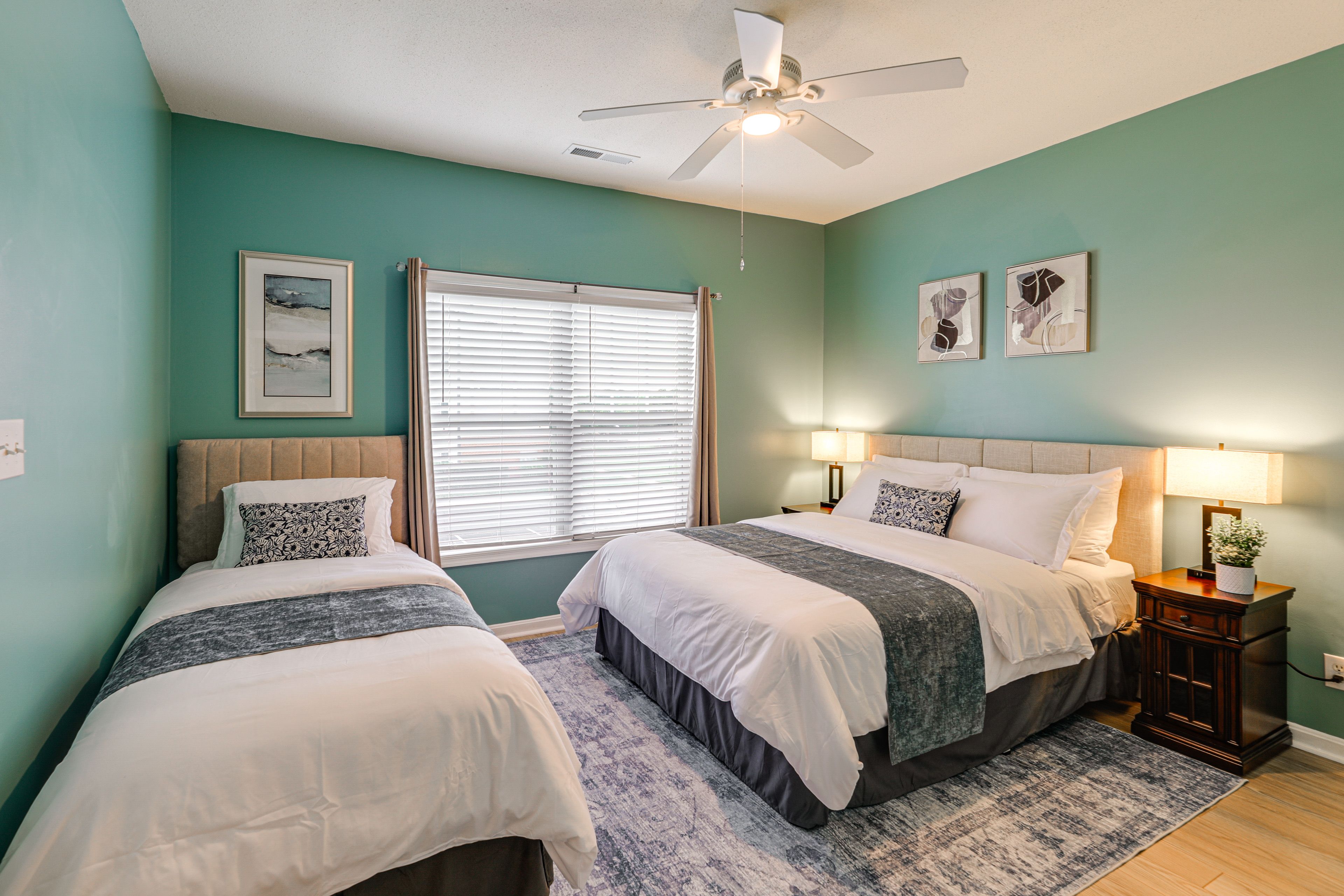 Bedroom 2 | Queen Bed | Twin Bed