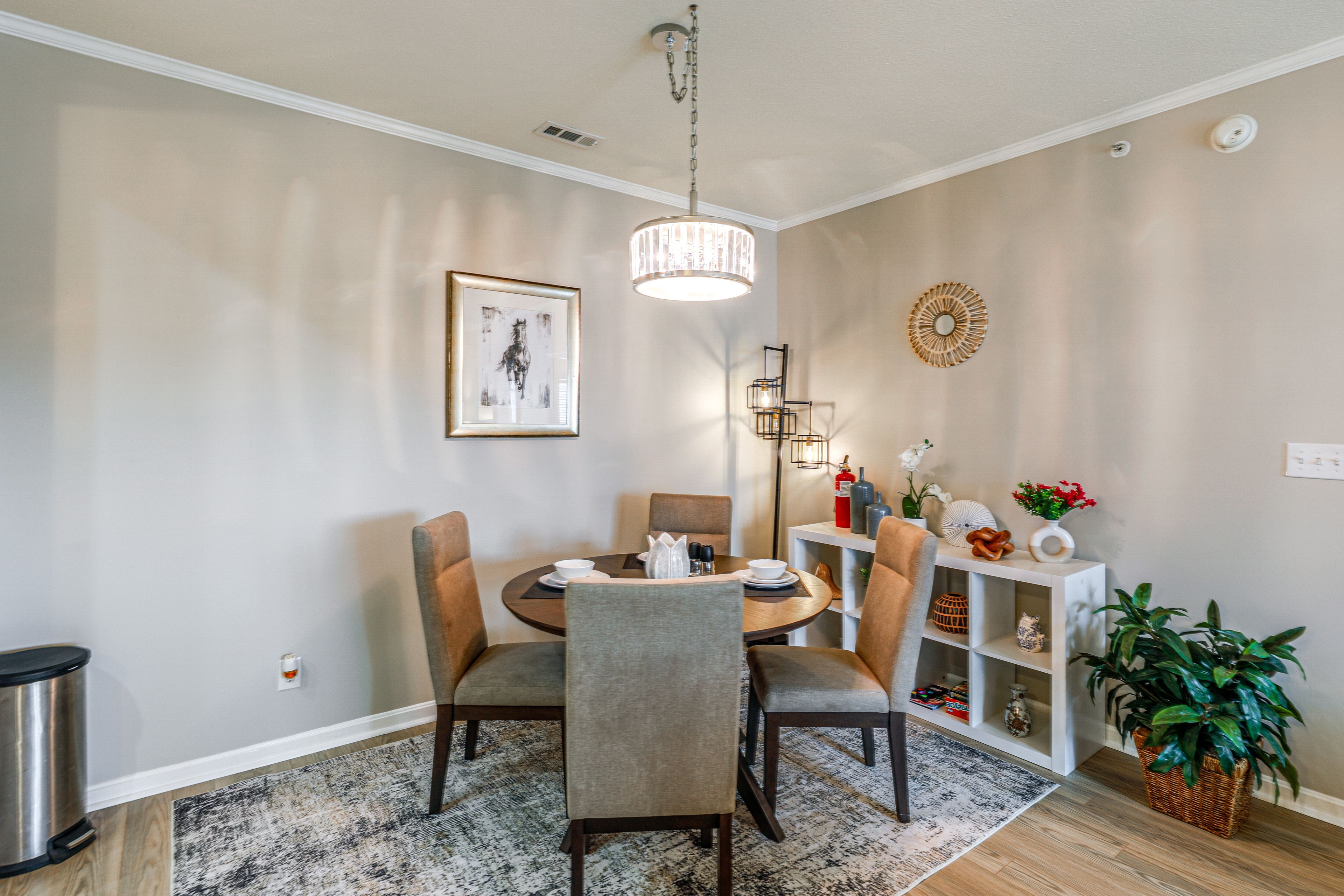 Dining Area | Dishes & Flatware Provided