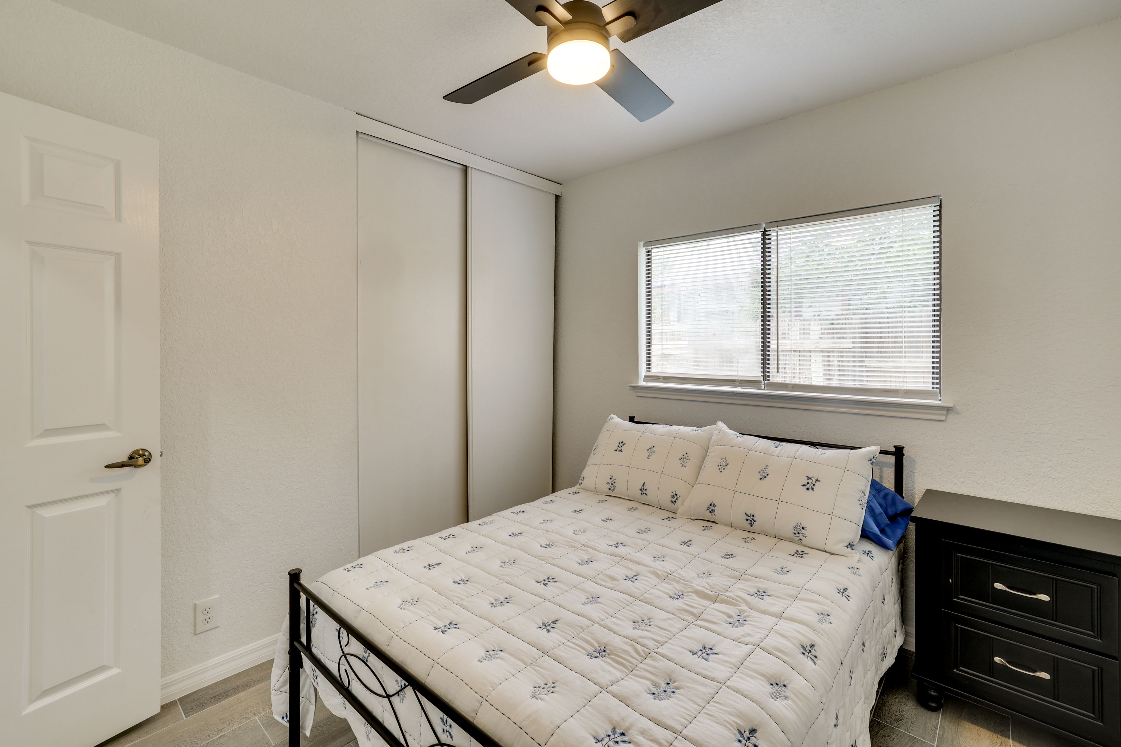 Bedroom 2 | Full Bed