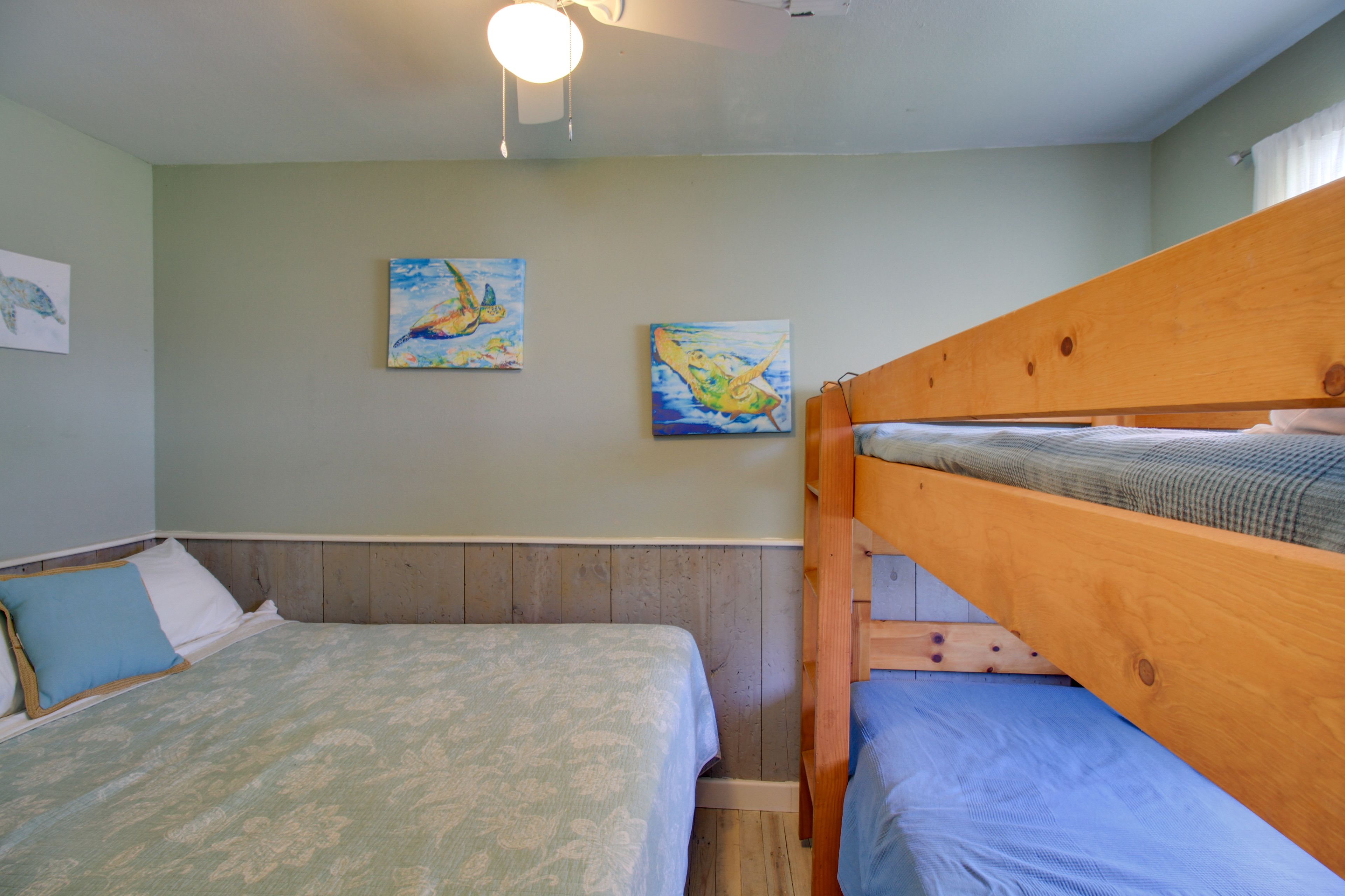 Bedroom 2 | Queen Bed | Twin Bunk Bed
