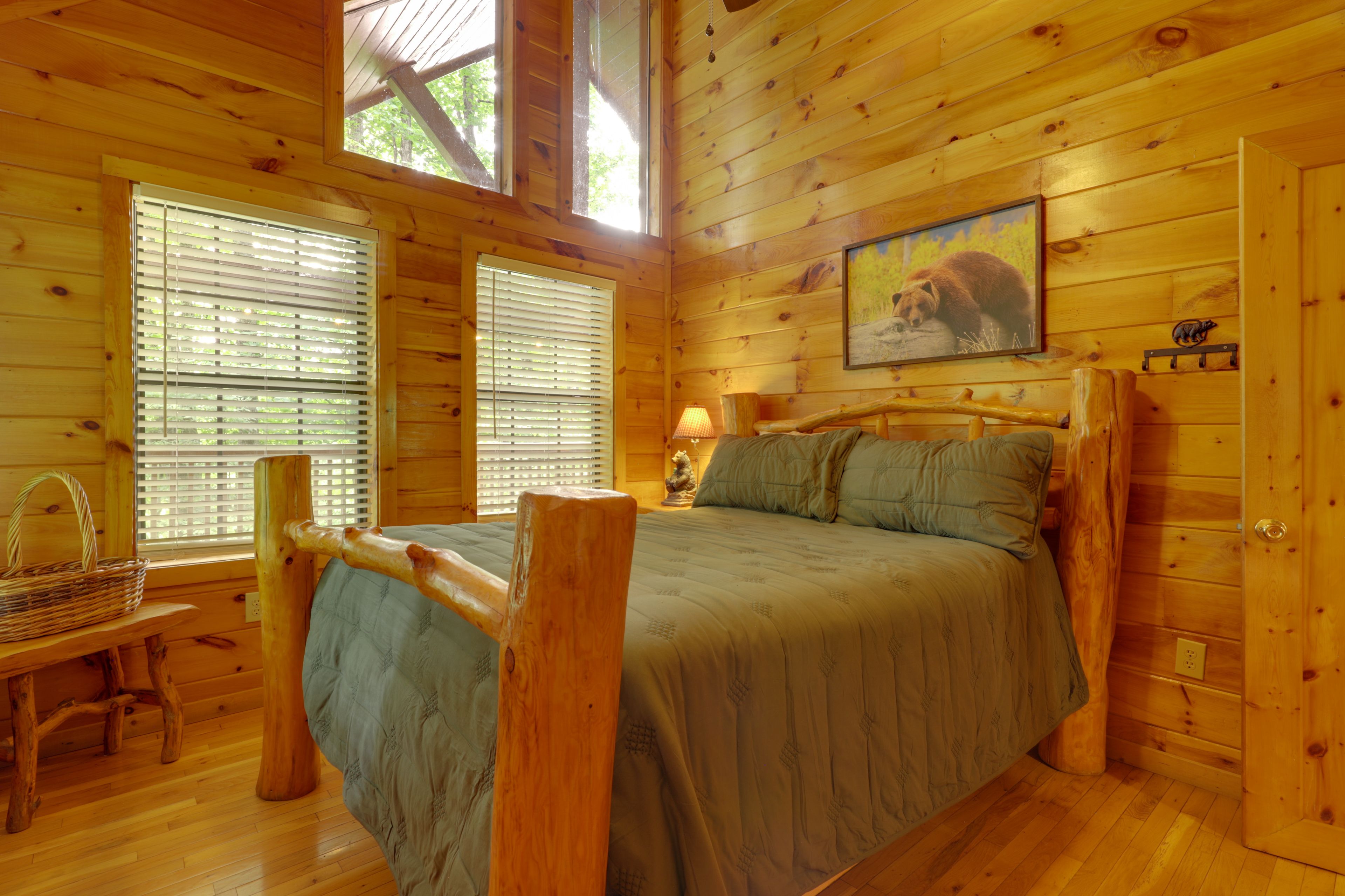 Bedroom 1 | 1st Floor | Queen Bed