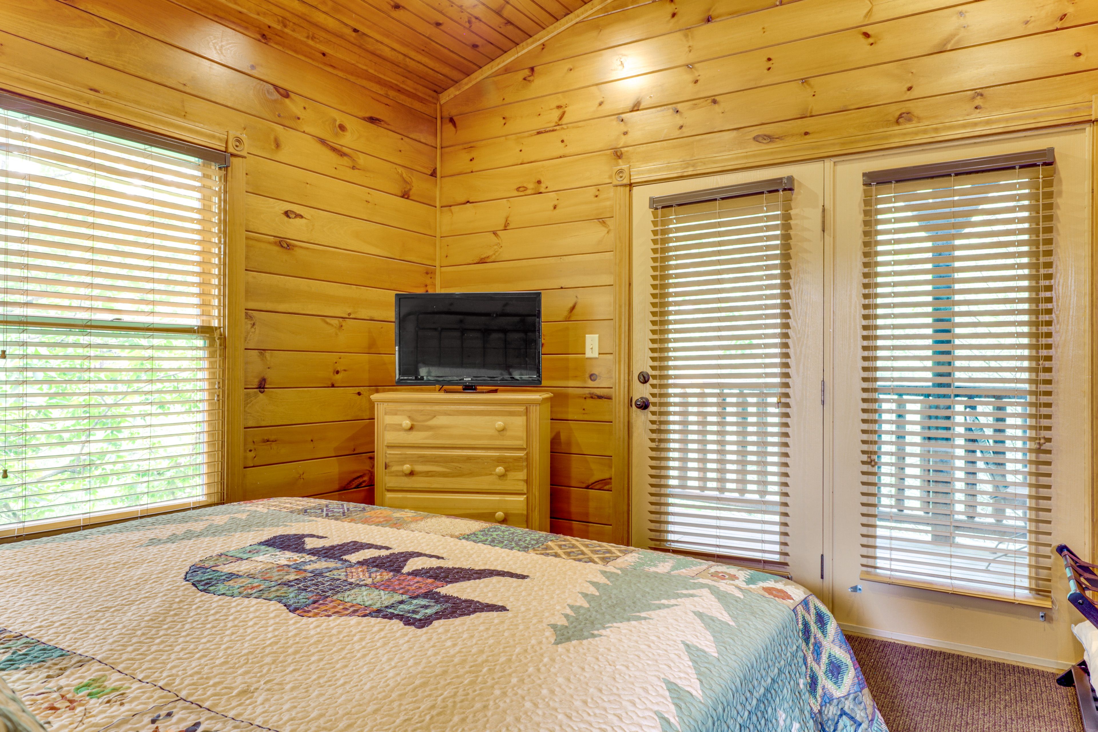 Bedroom 2 | 2nd Floor | King Bed