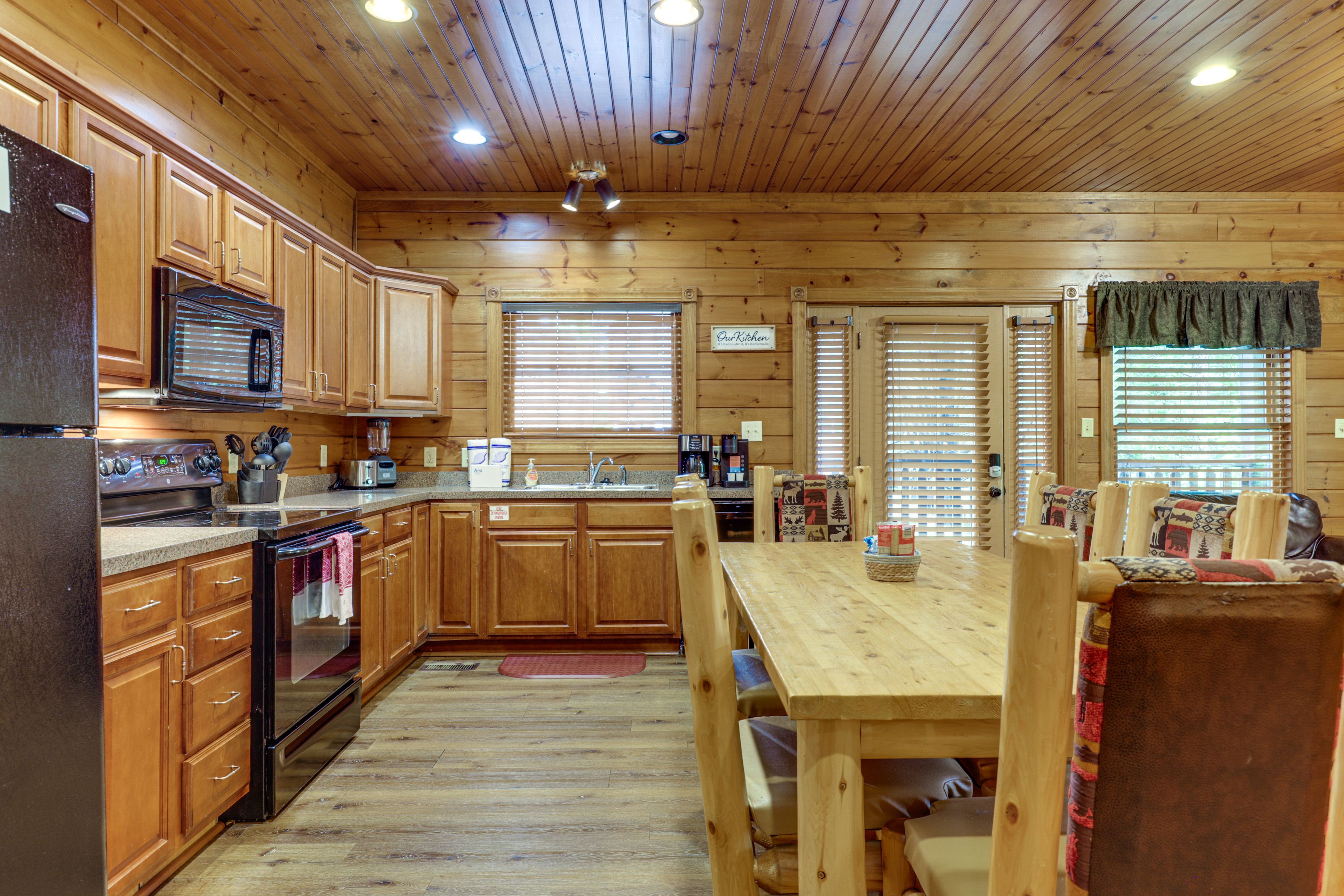 Eat-In Kitchen | 1st Floor