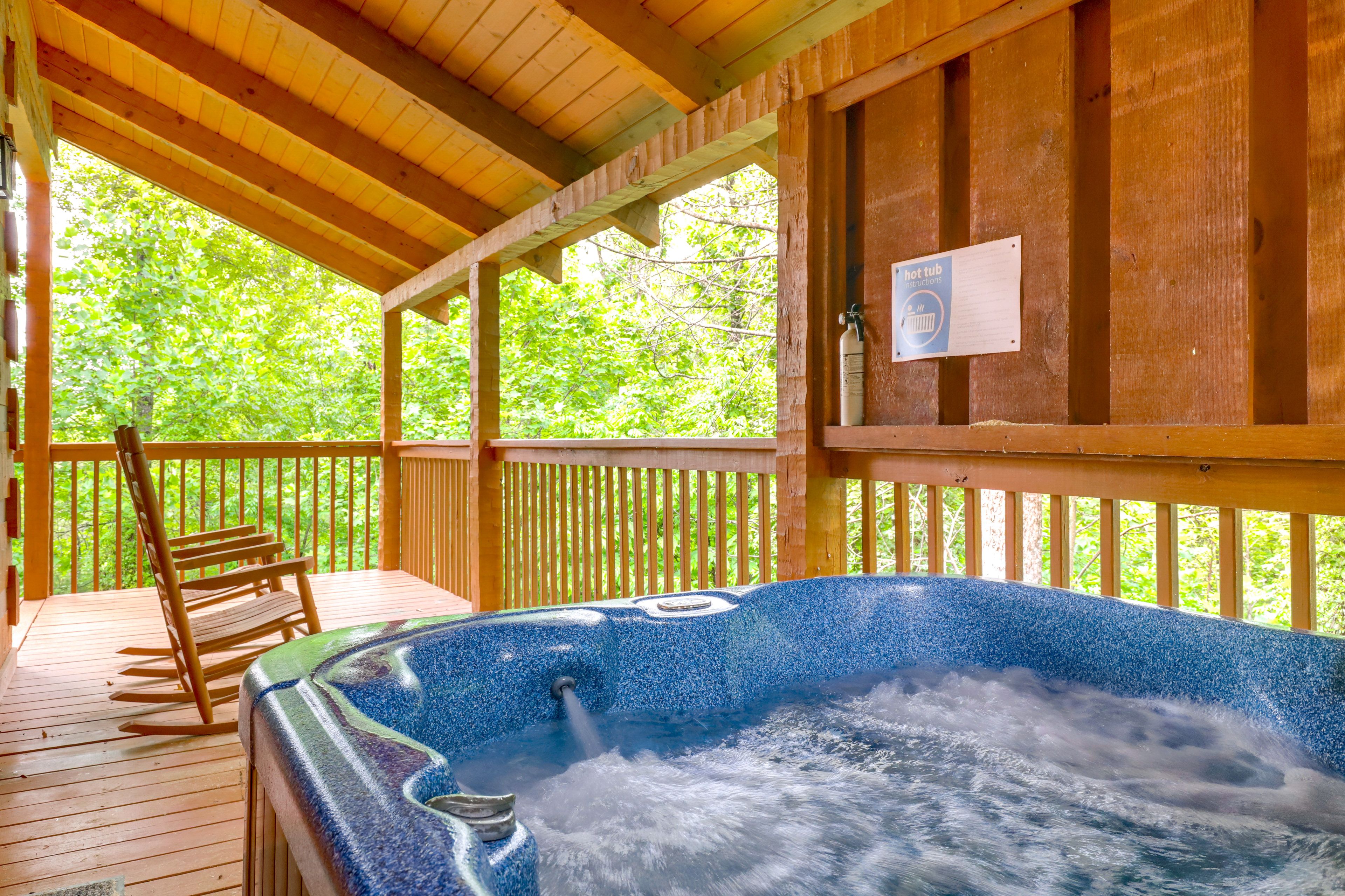 Wraparound Deck w/ Private Hot Tub