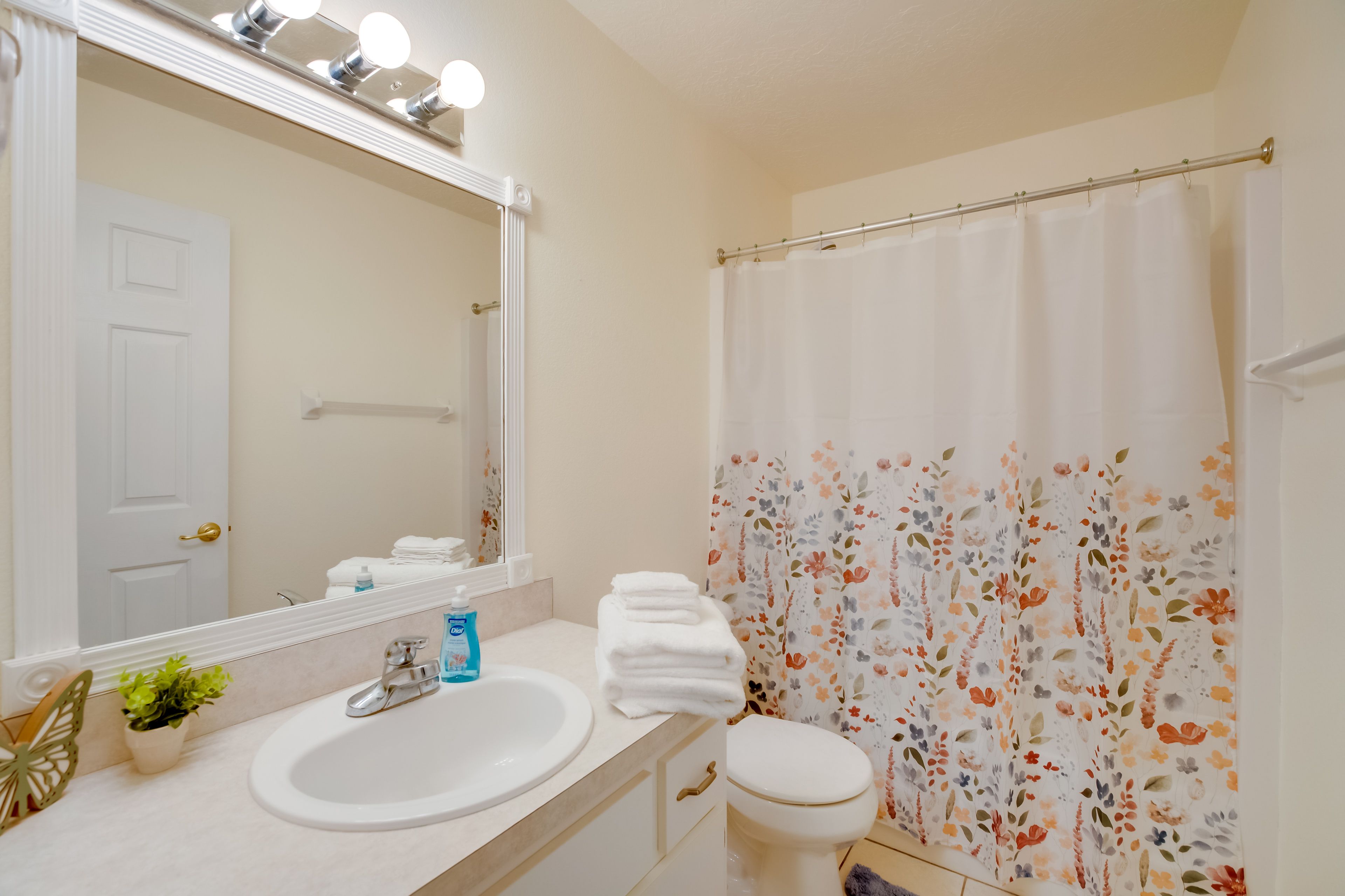 Full Bathroom | Unit 2