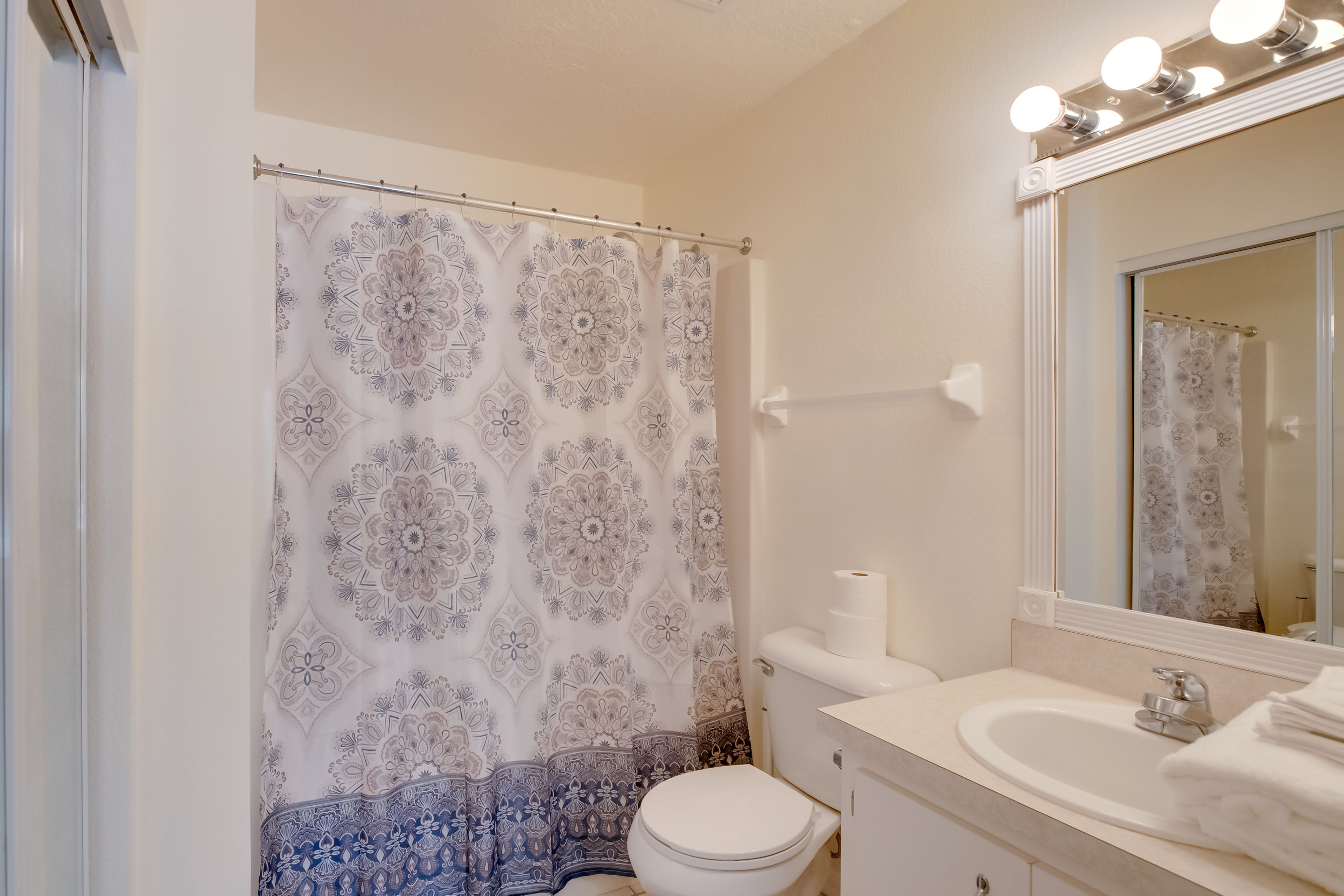 Full Bathroom | Unit 2