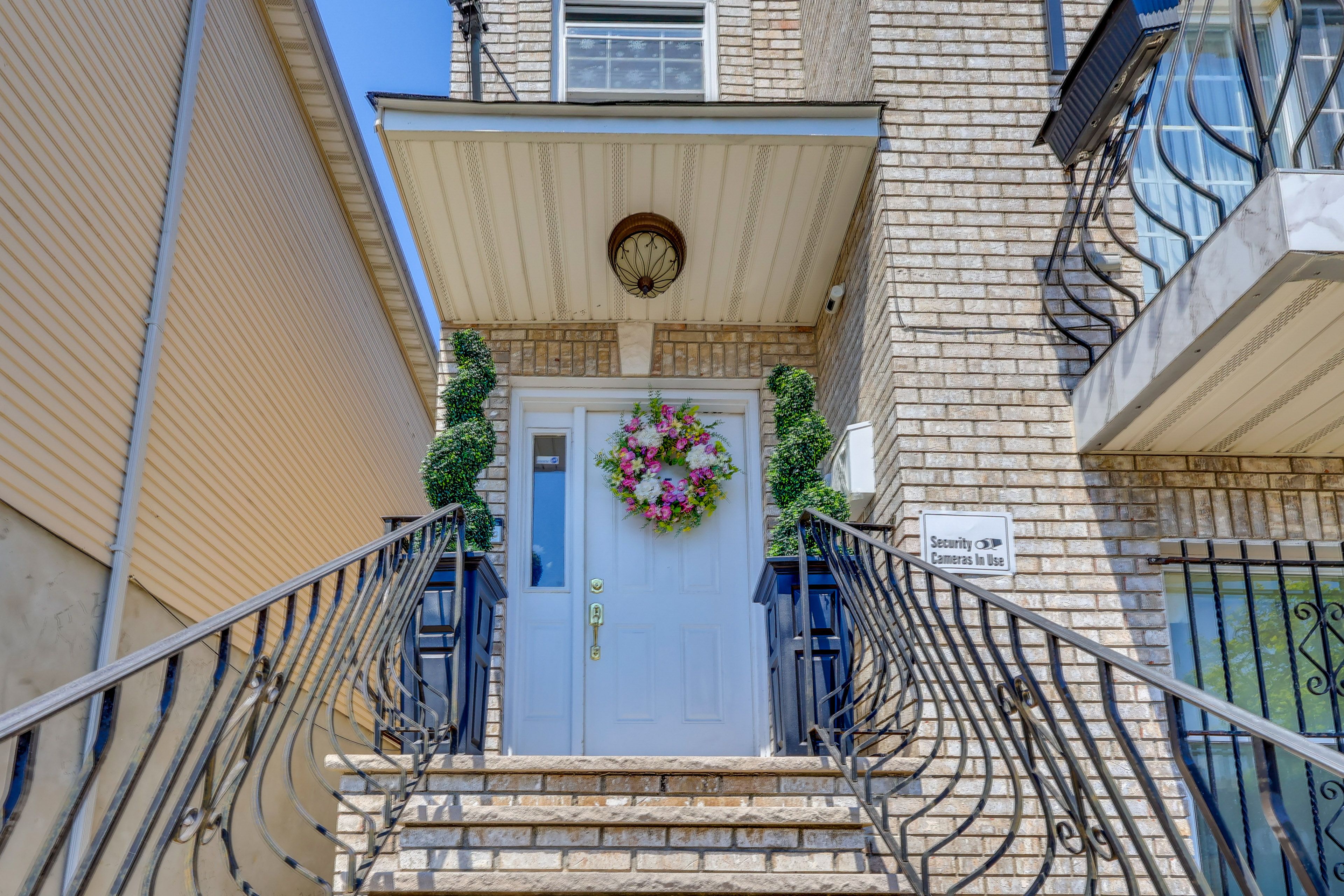 Exterior | Free Street (First-Come, First-Served)