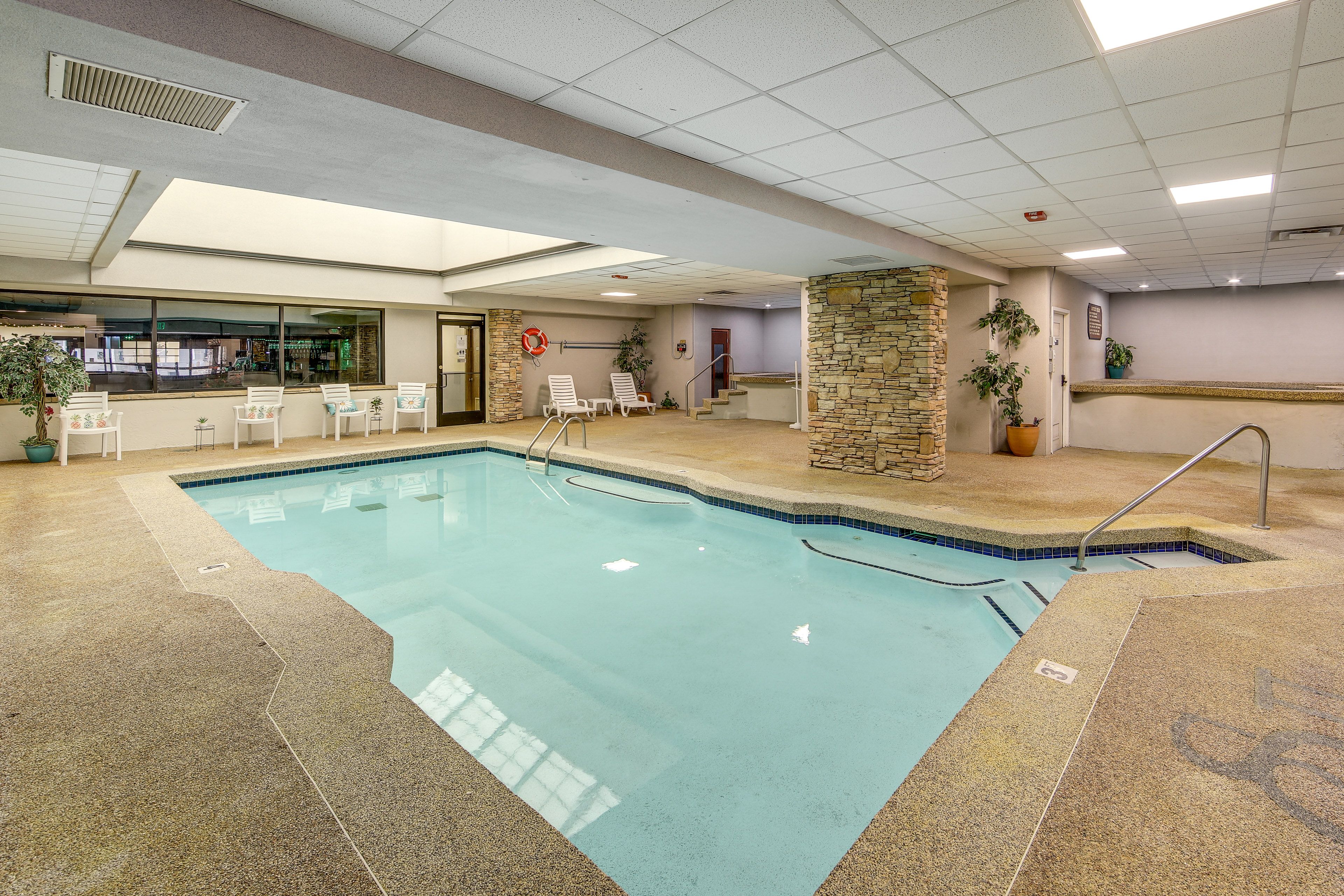 Silverado II | Community Pool