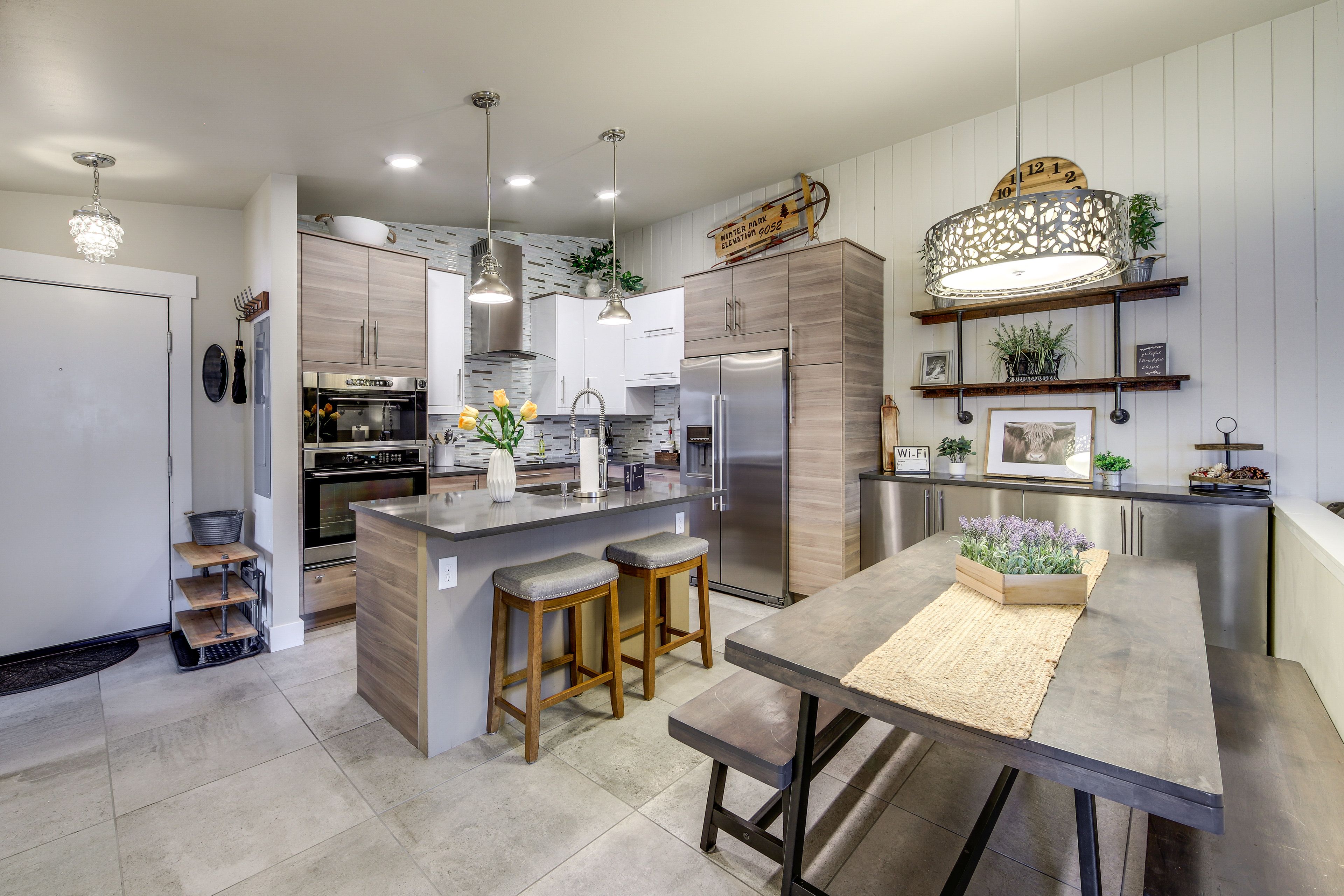 Kitchen & Dining Area