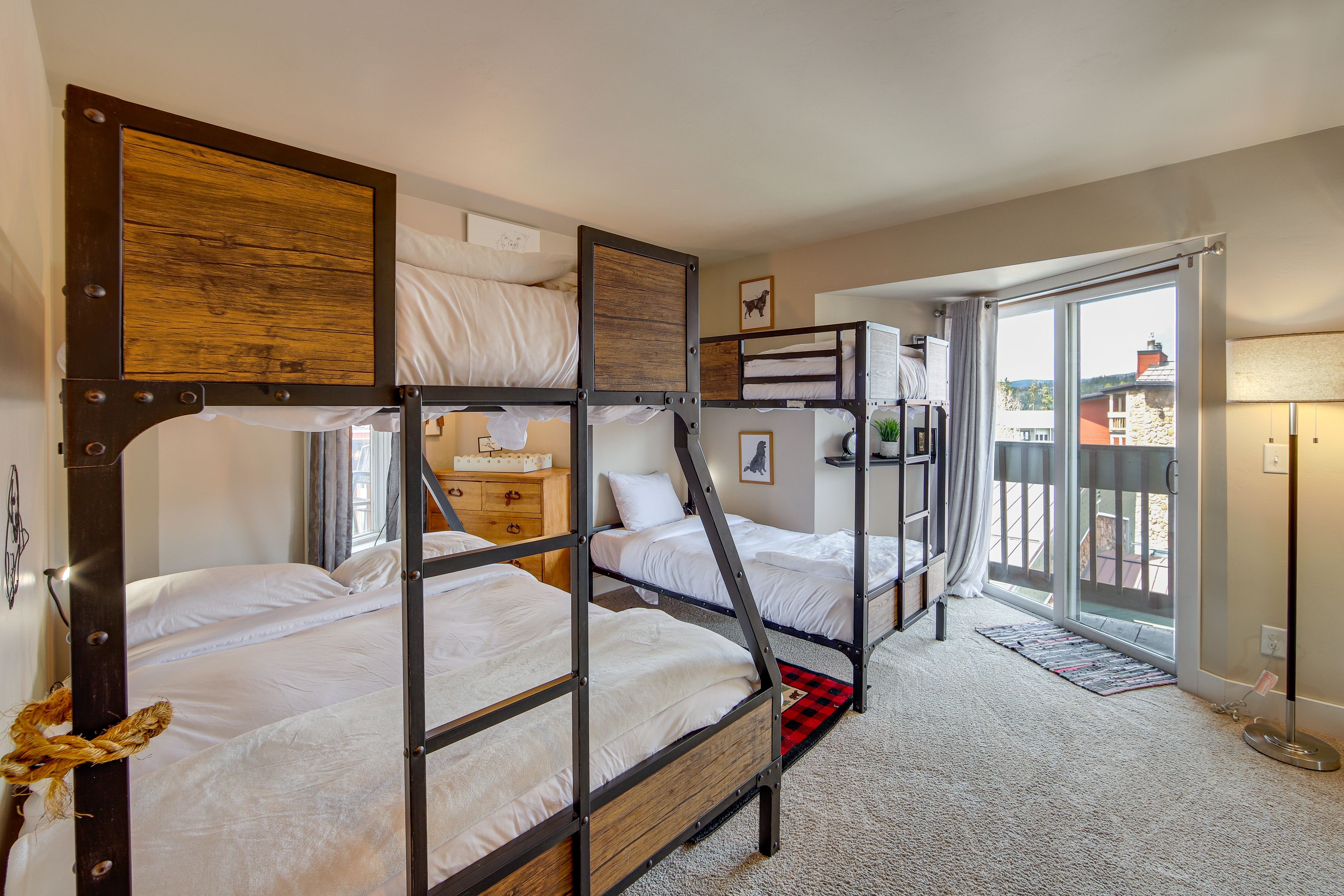 Bedroom 2 | Twin/Queen Bunk Bed | Twin Bunk Bed