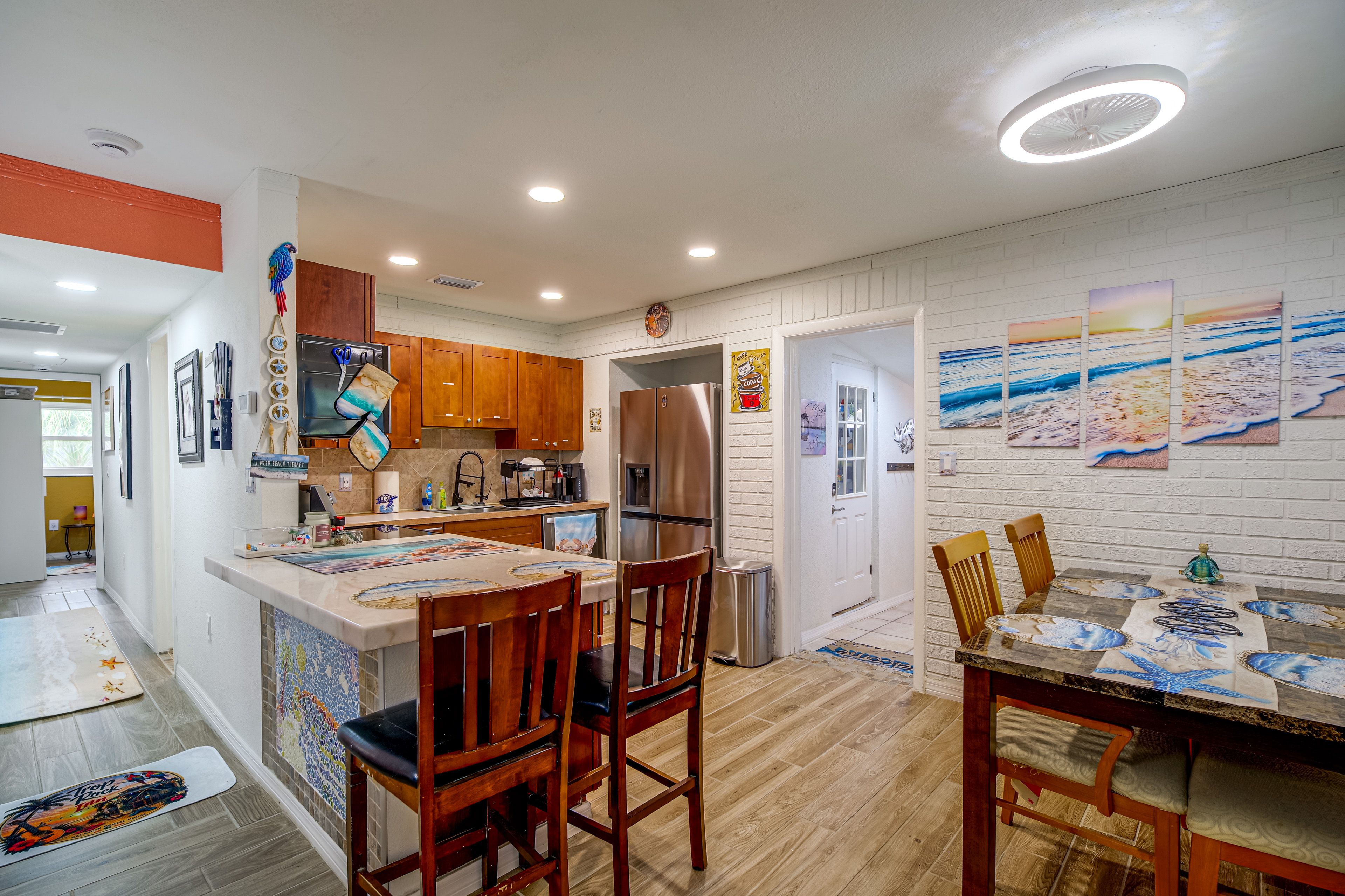 Kitchen & Dining Area