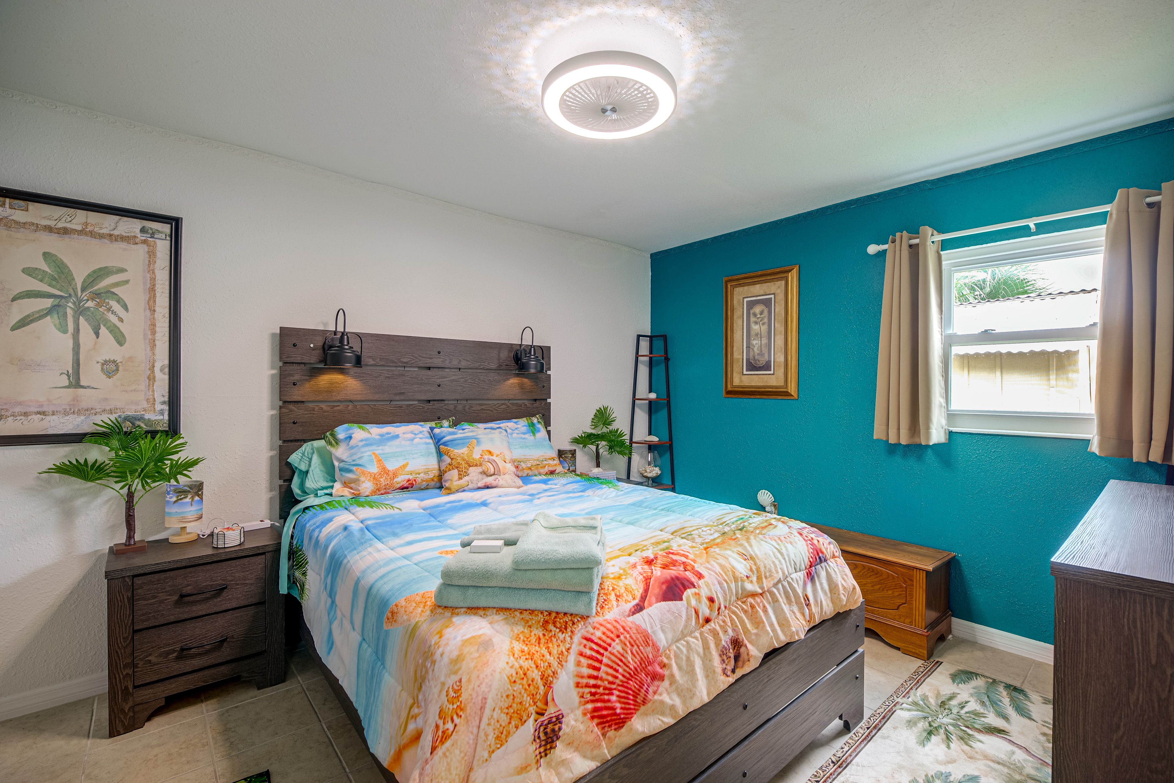Bedroom 2 | Queen Bed