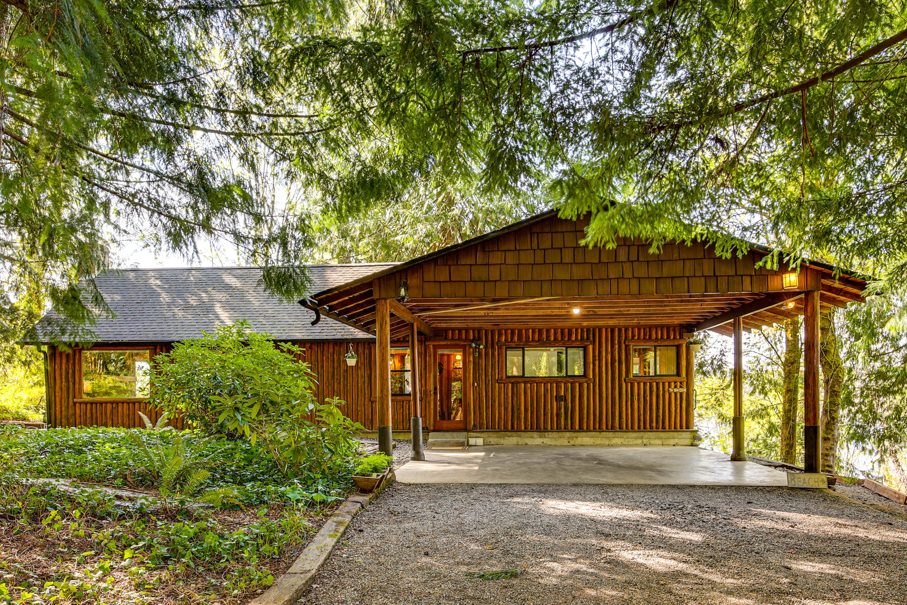 Exterior | Multi-Level Cabin