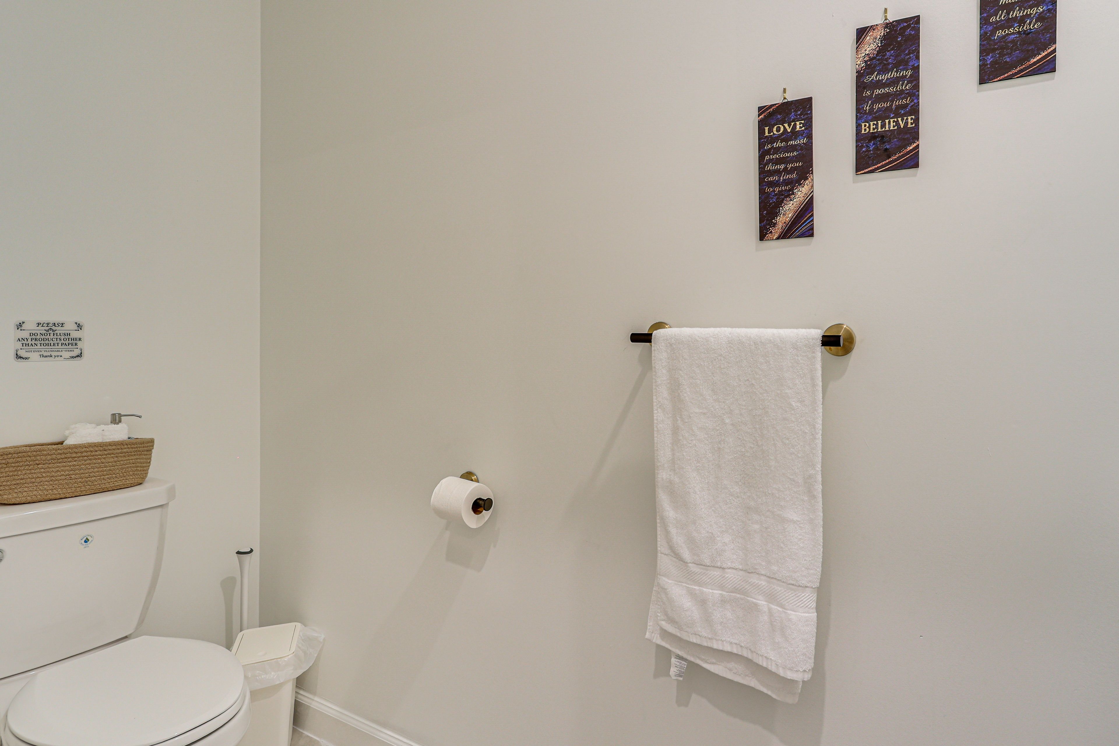 Half Bathroom | 1st Floor