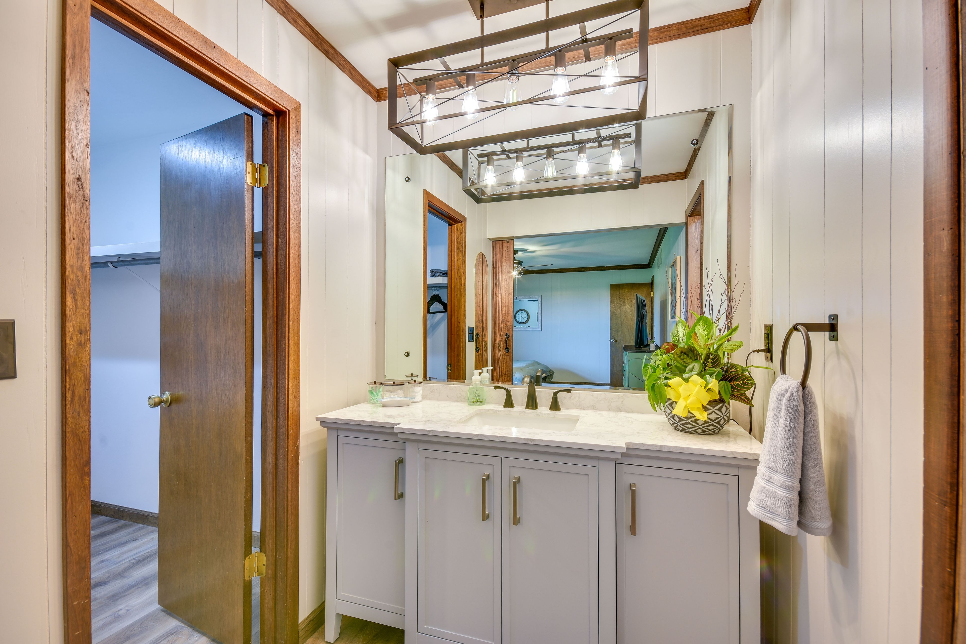 Full Bathroom | Main Floor