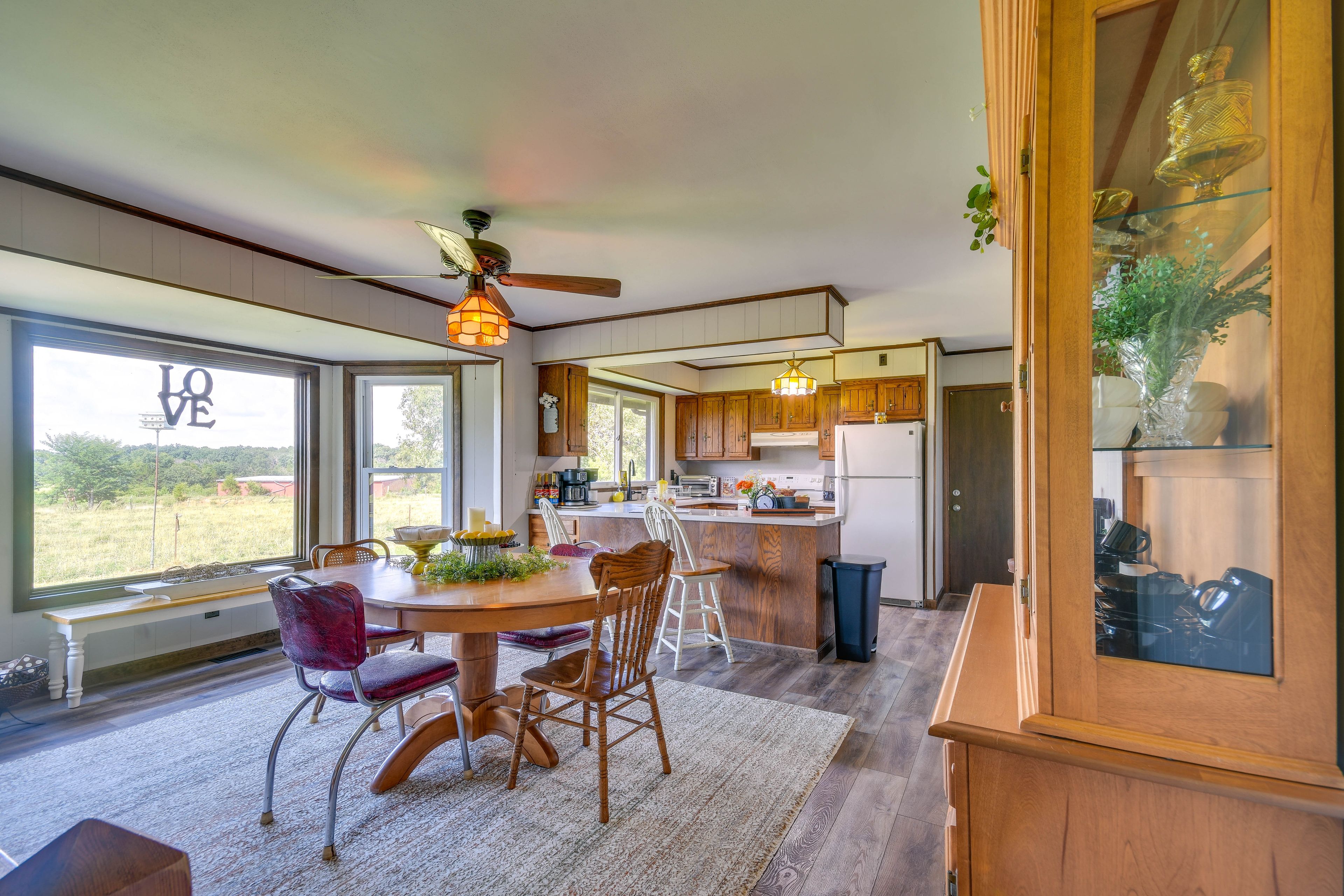 Dining Table | Kitchen | Main Floor