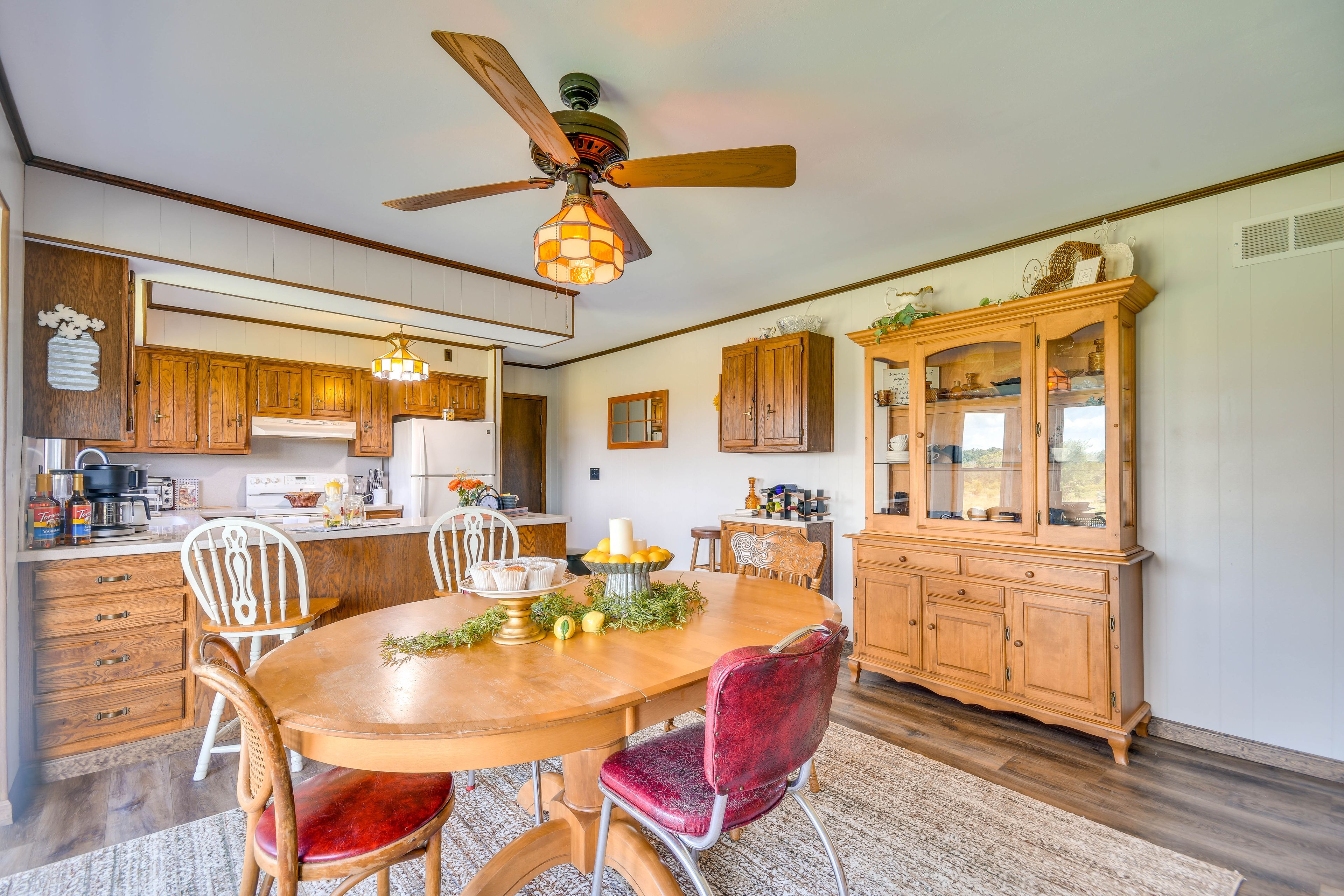 Dining Table | Breakfast Bar | Kitchen