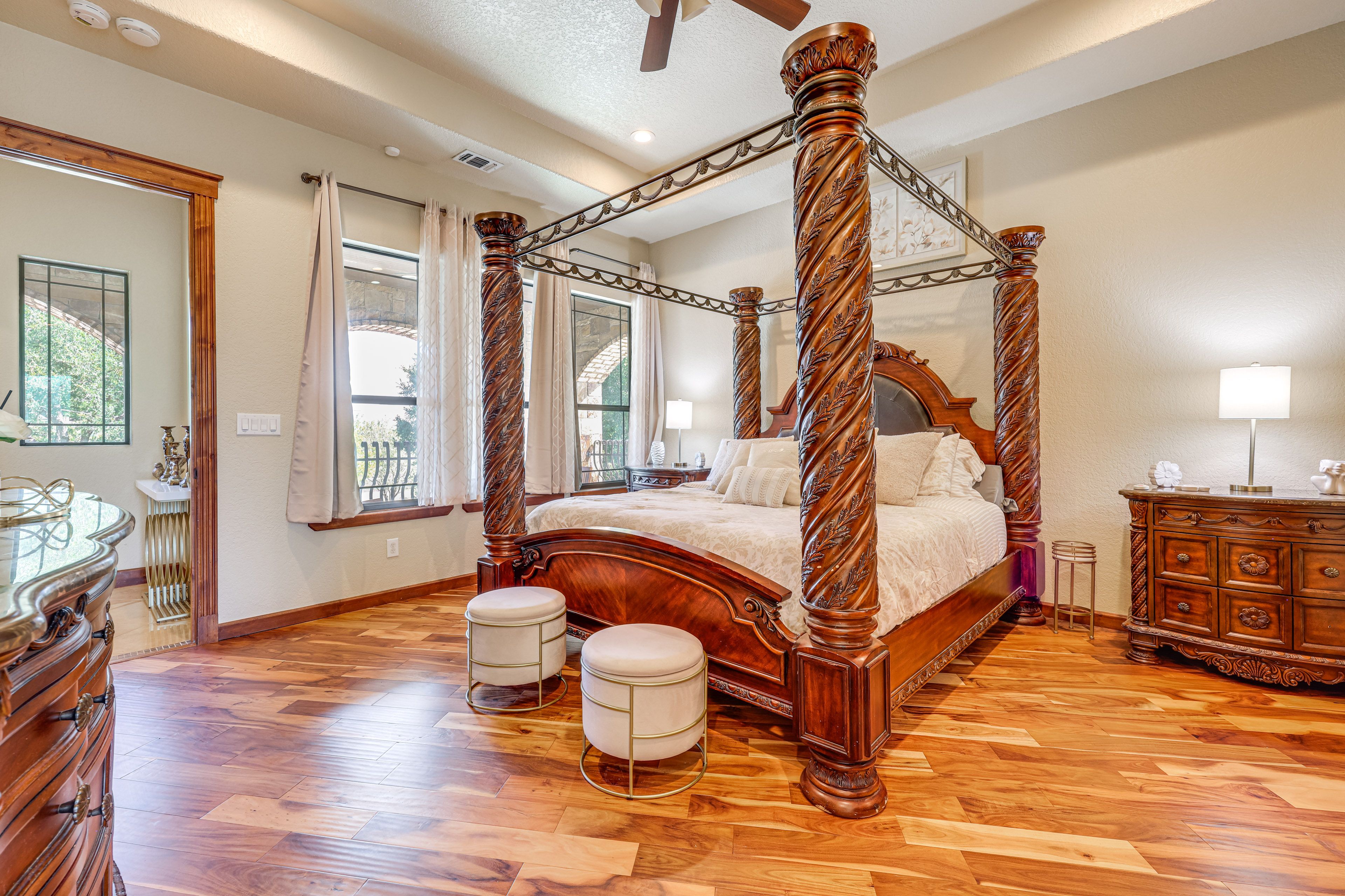 Bedroom 1 | King Bed
