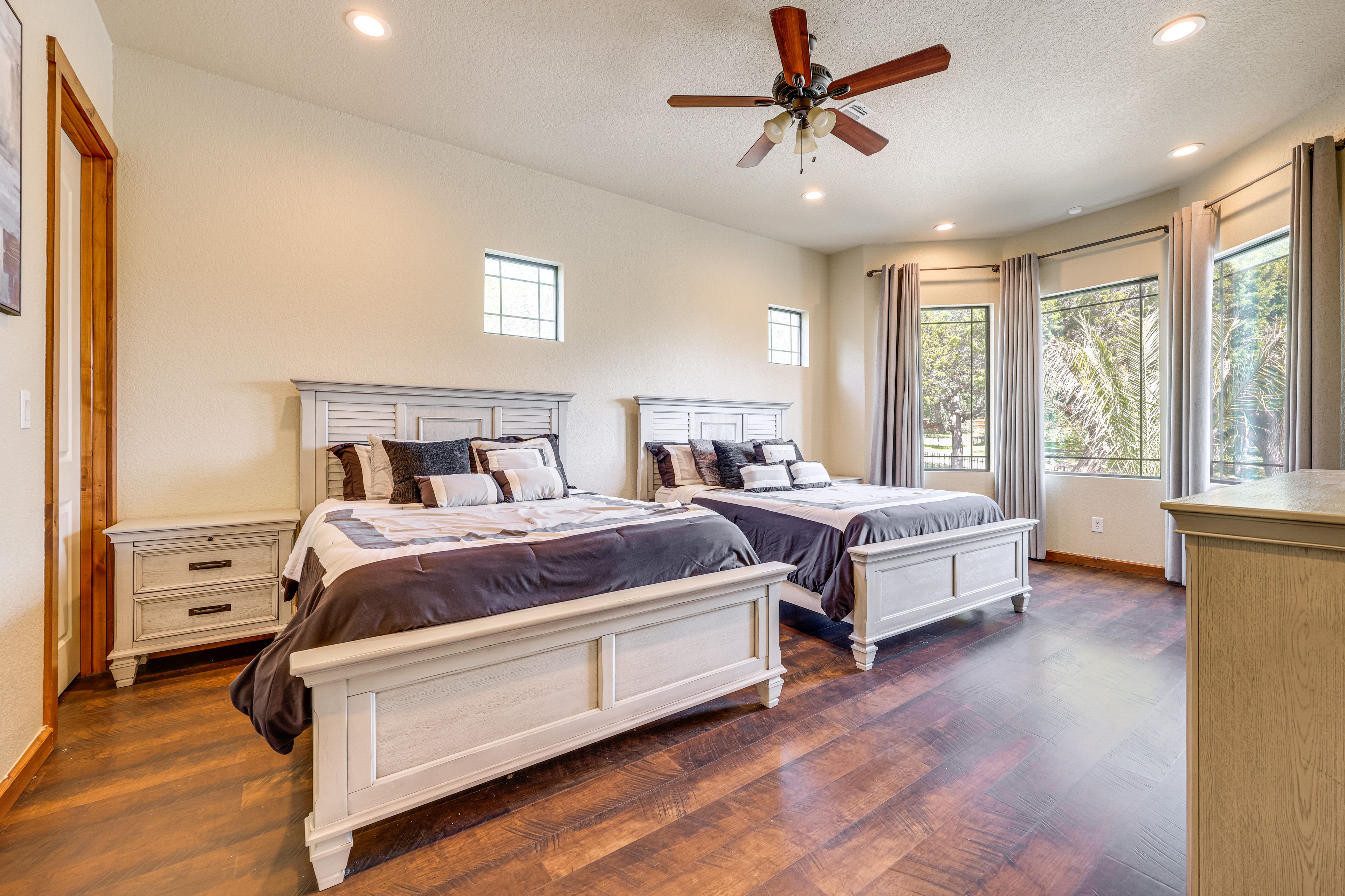 Bedroom 2 | 2 Queen Beds