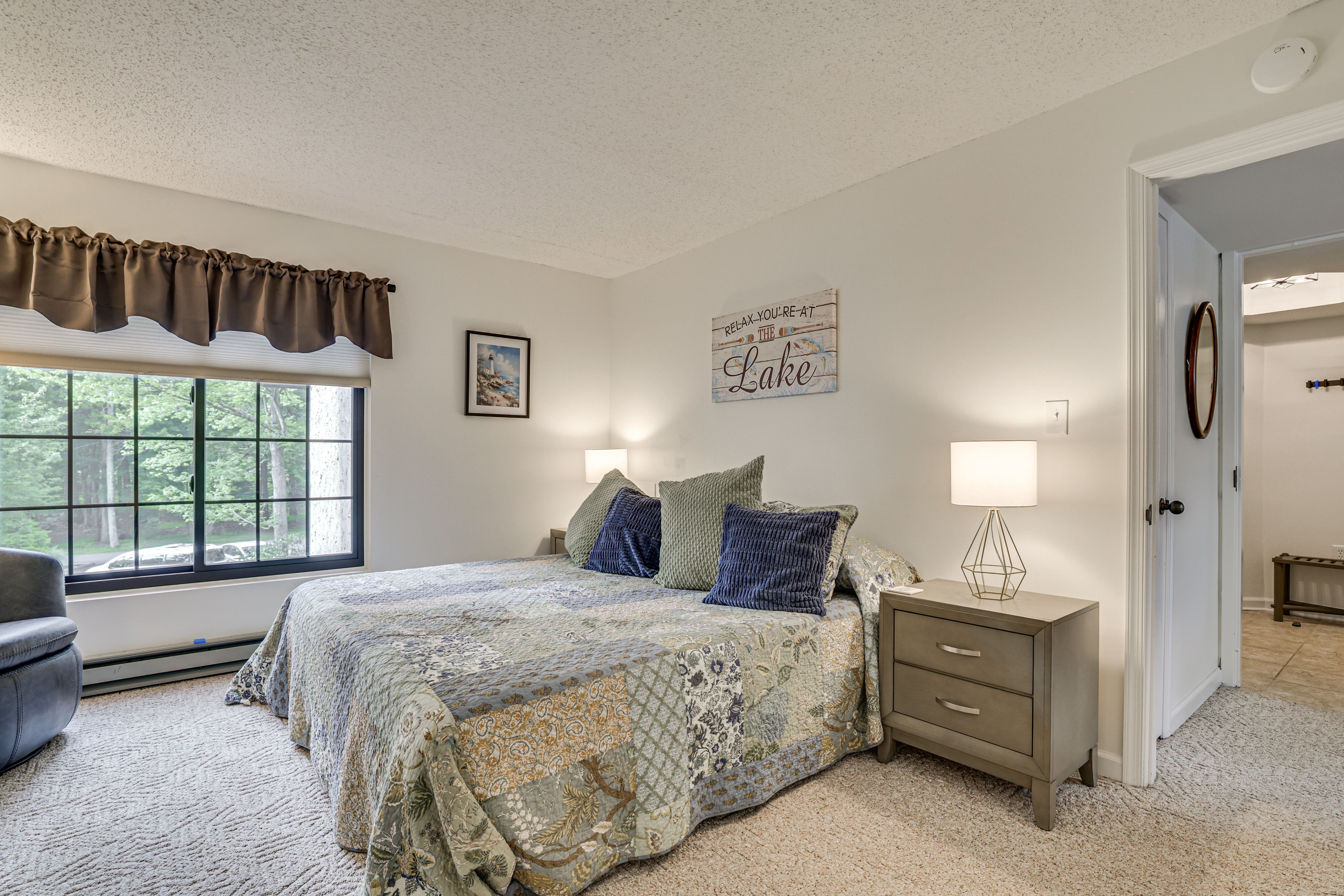 Bedroom 1 | King Bed | 1st Floor