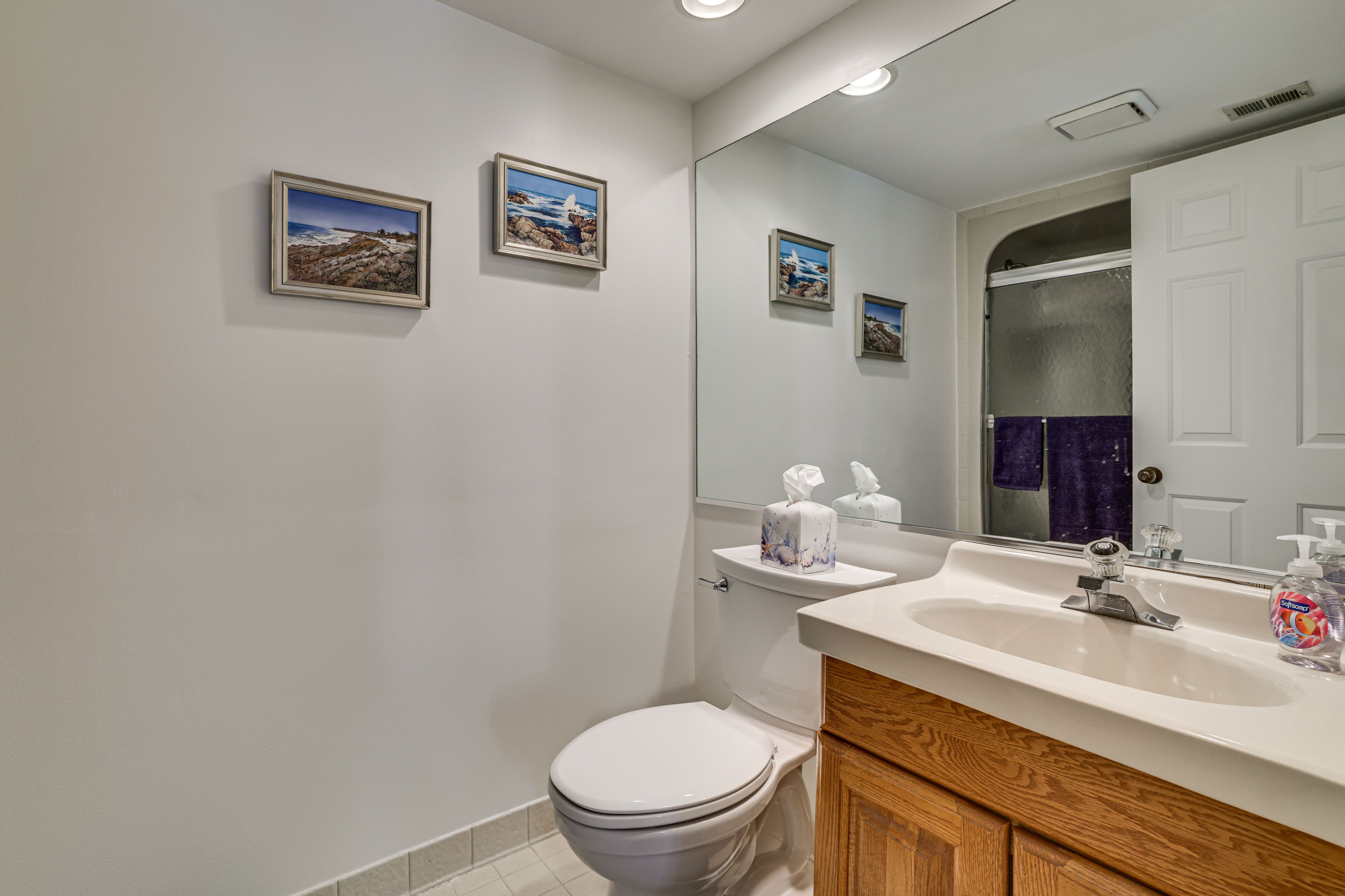 Full Bathroom | 1st Floor