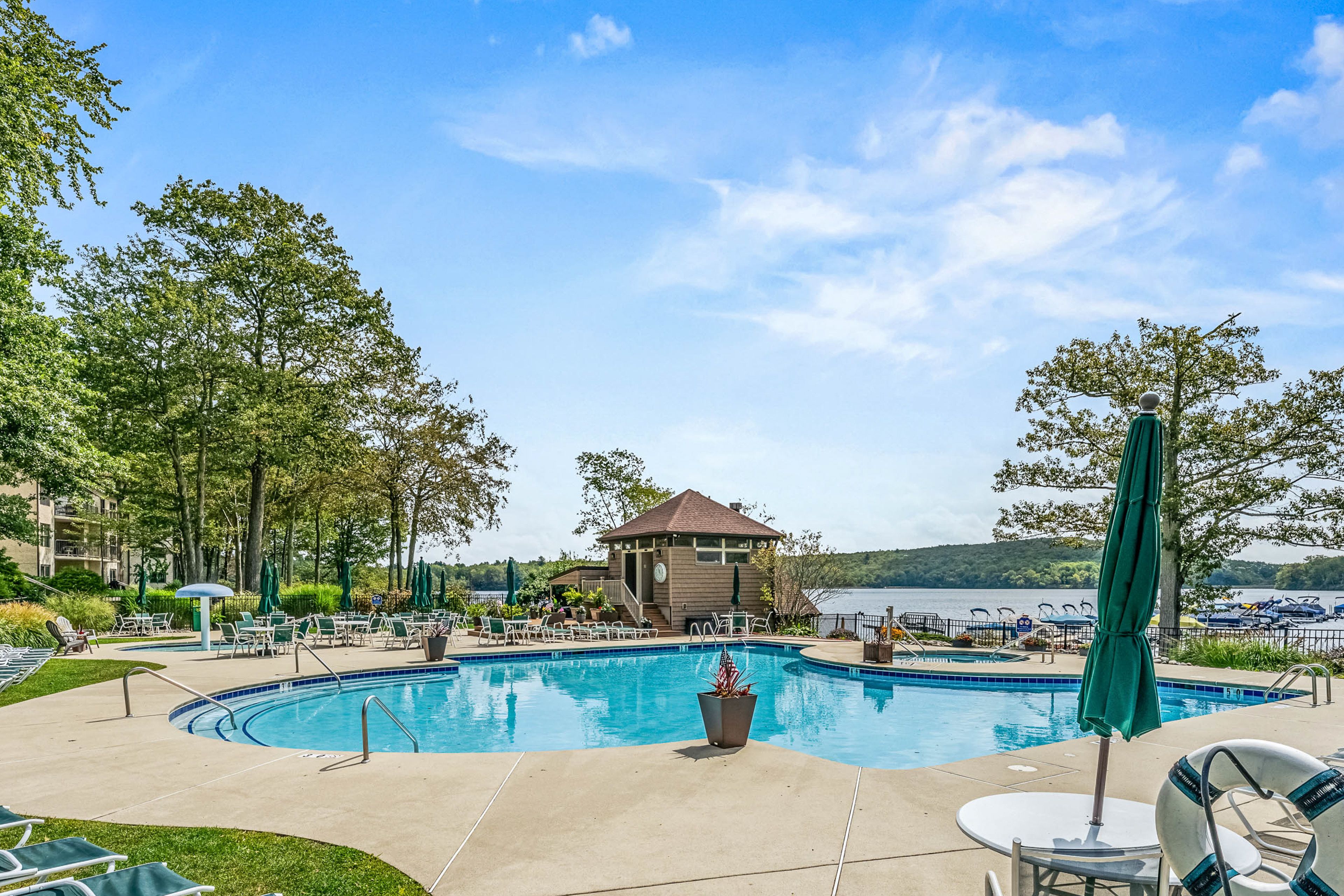 Midlake | Community Amenities