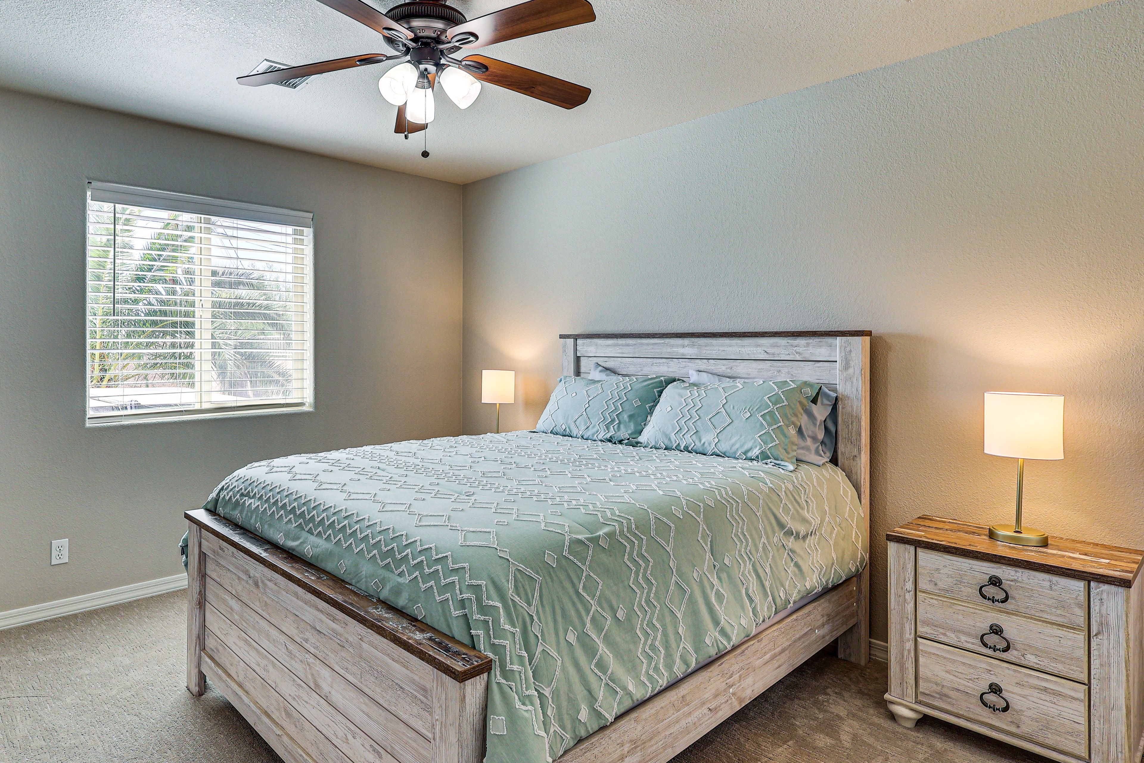 Bedroom 2 | Queen Bed