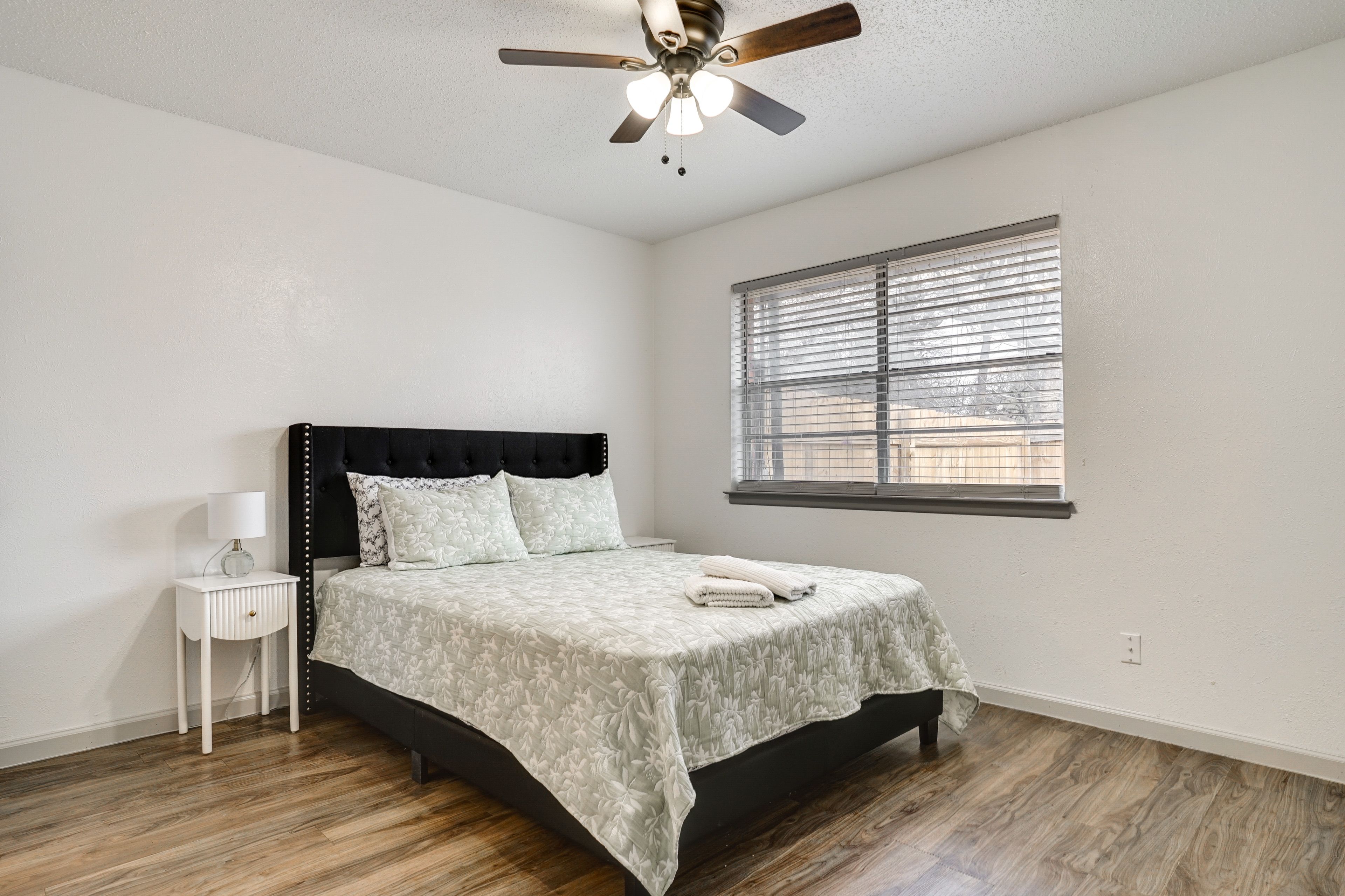 Unit 2 | Bedroom 3 | Queen Bed