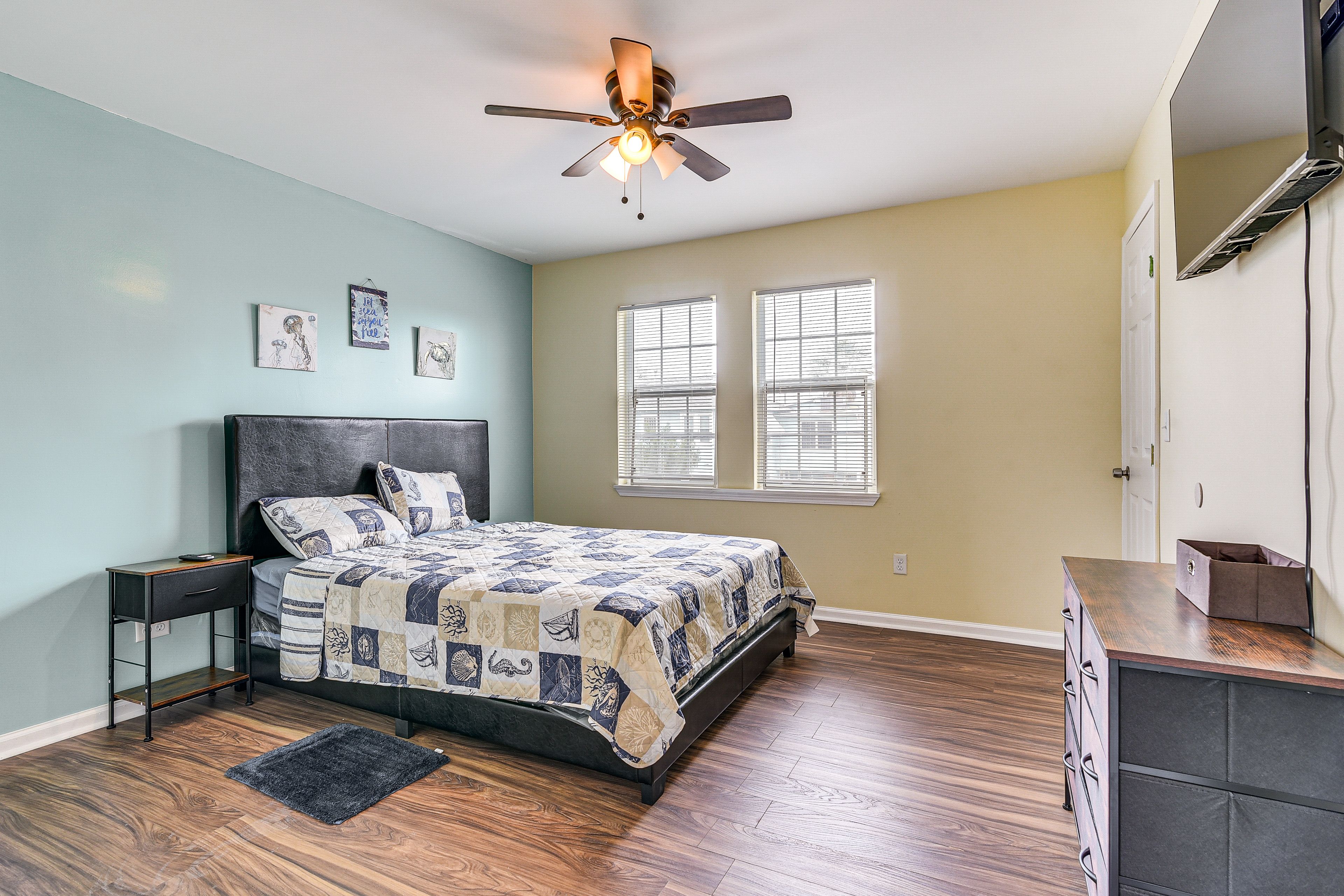 Bedroom 1 | Unit 3105 | 2nd Floor | Queen Bed