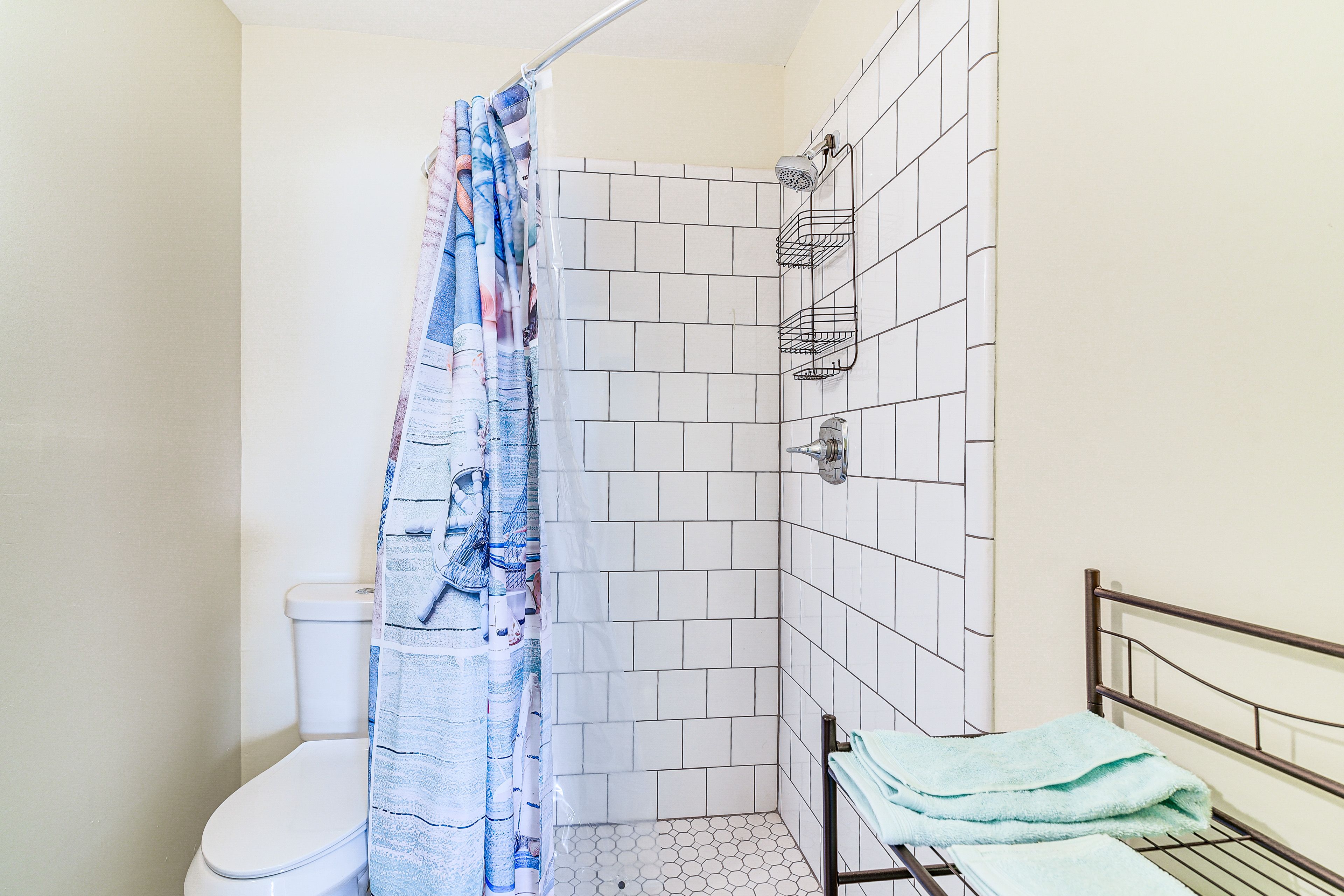 Full Bathroom | Unit 3105 | 2nd Floor