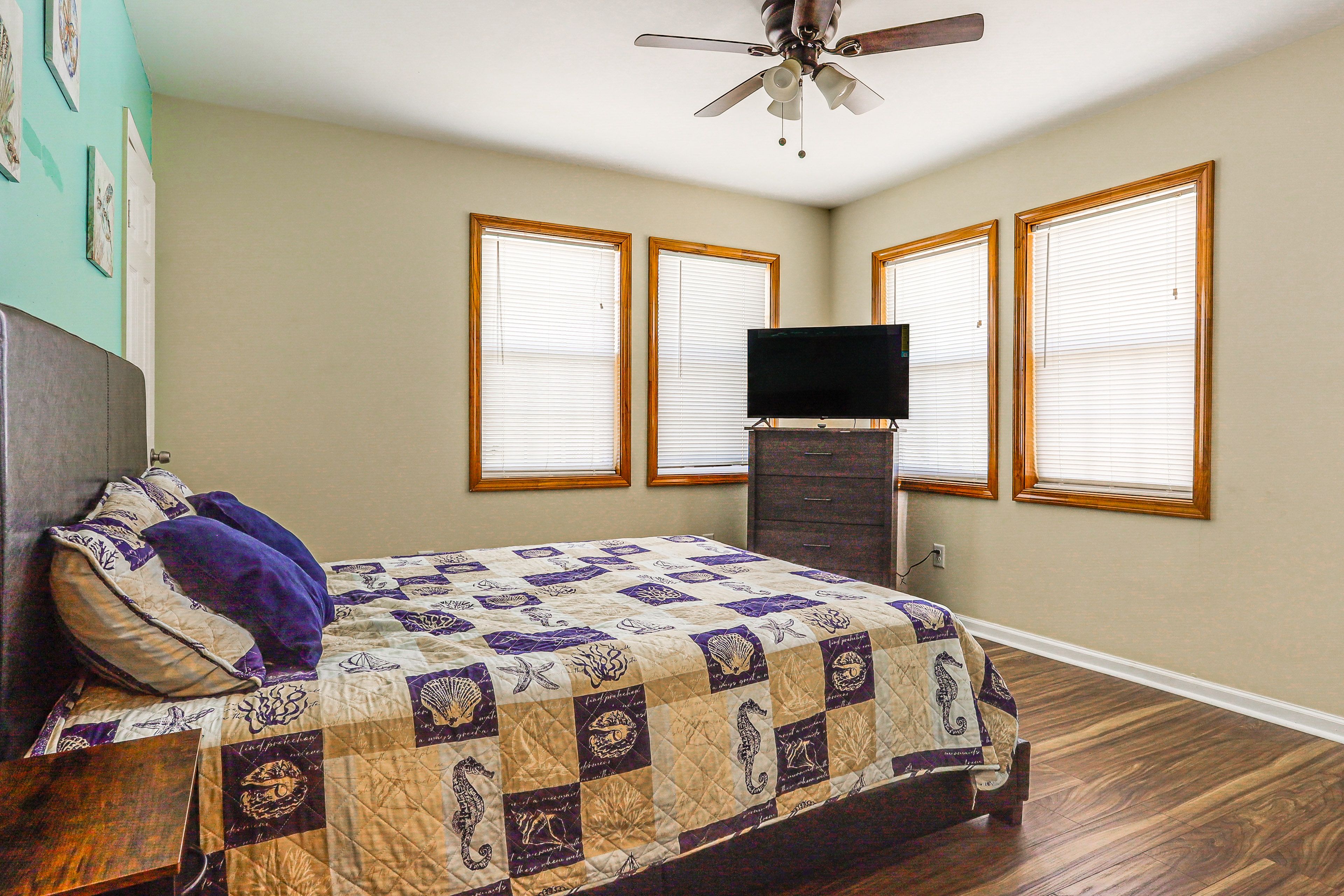 Bedroom 3 | Unit 3103 | 2nd Floor | Queen Bed