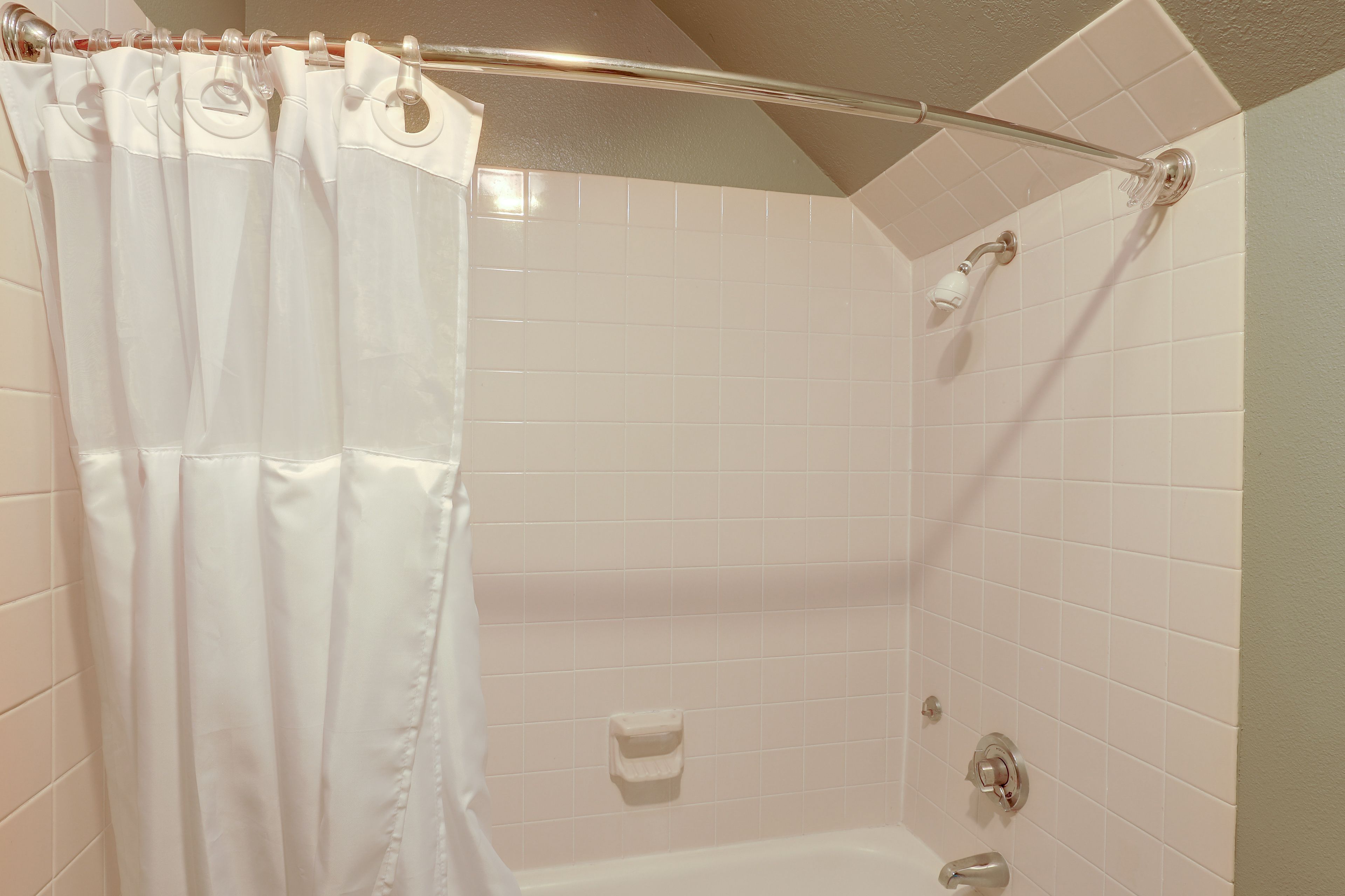 Full Bathroom | 2nd Floor