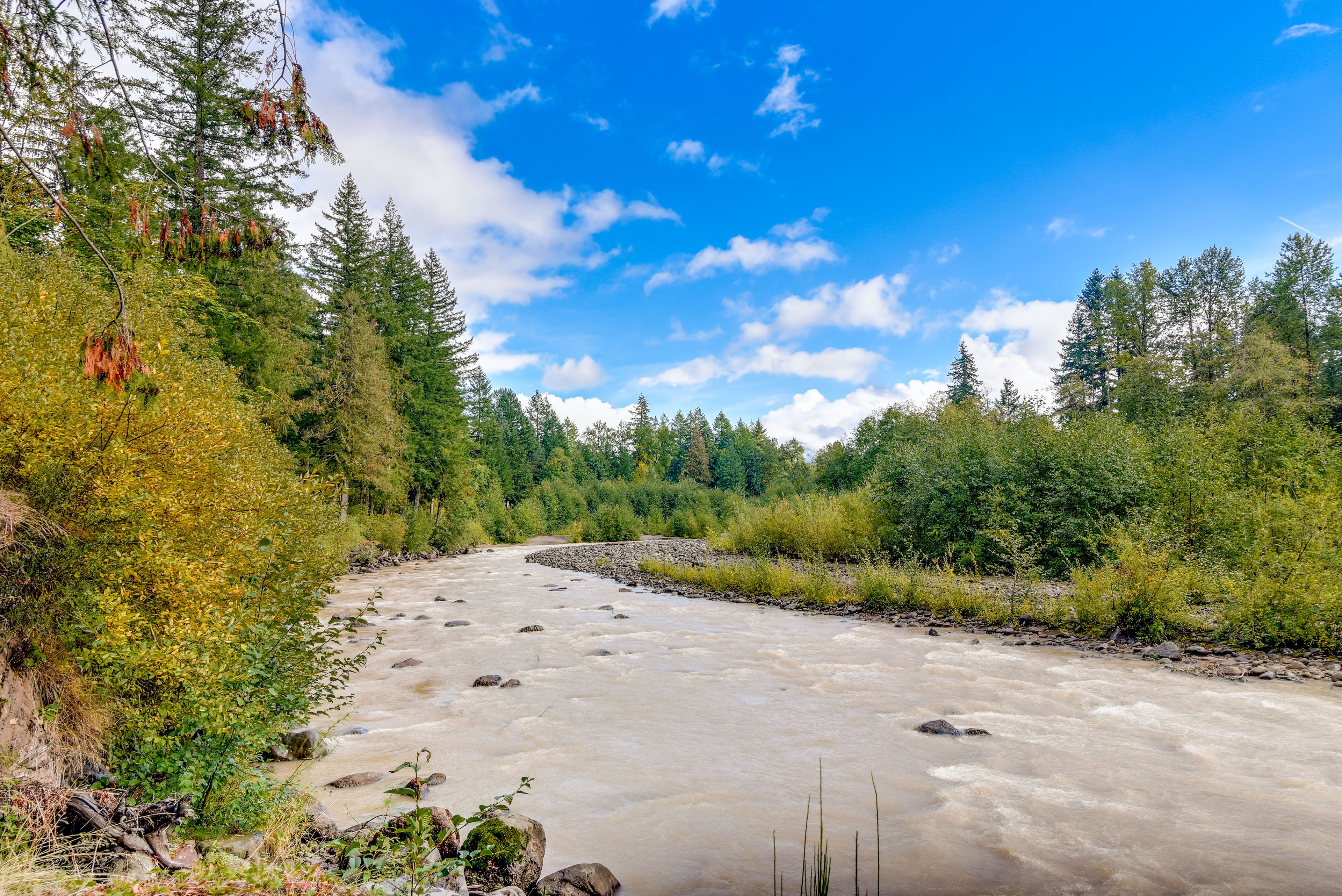 Timberline Rim Community Amenities | On-Site Trails & River Access