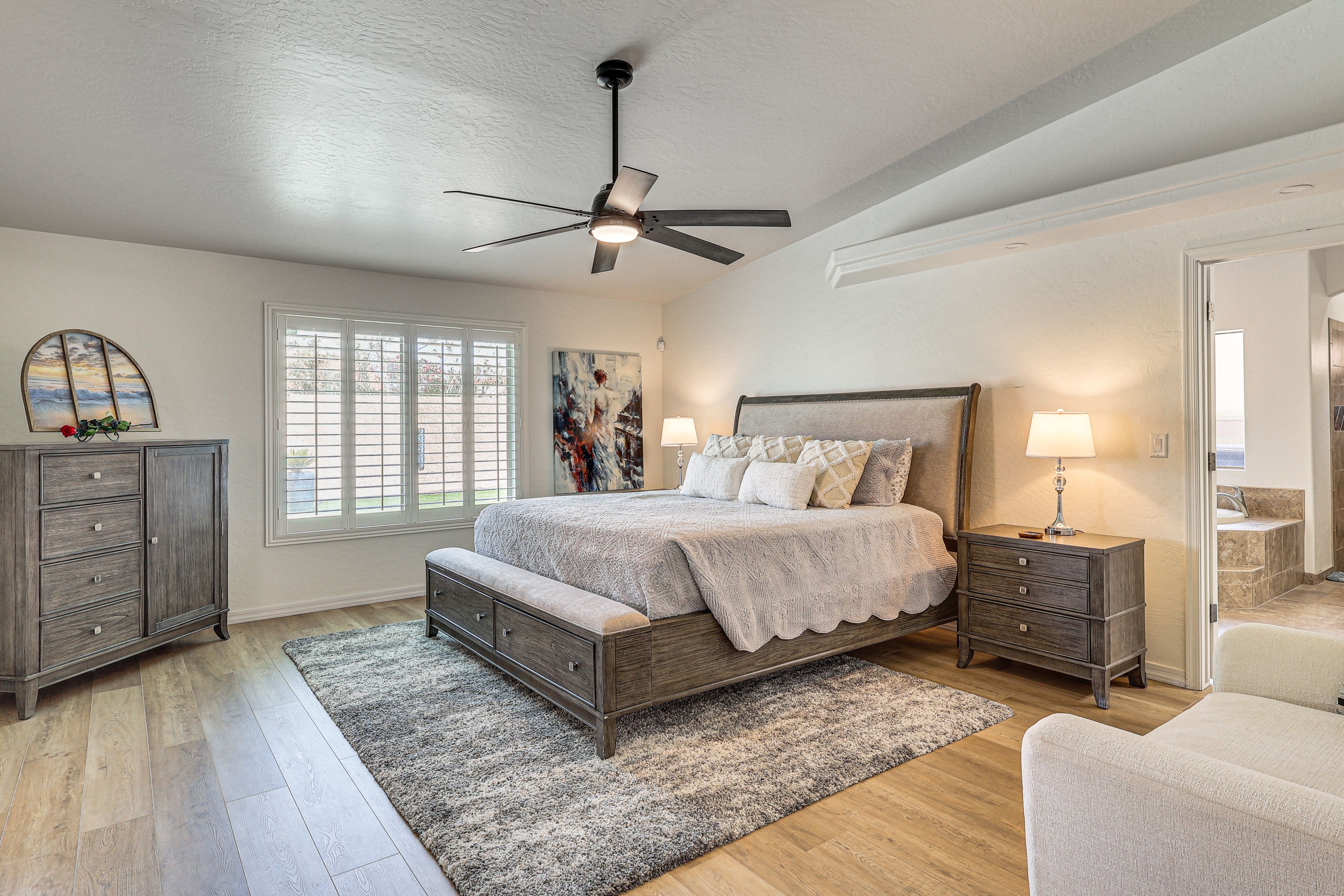 Bedroom 1 | King Bed